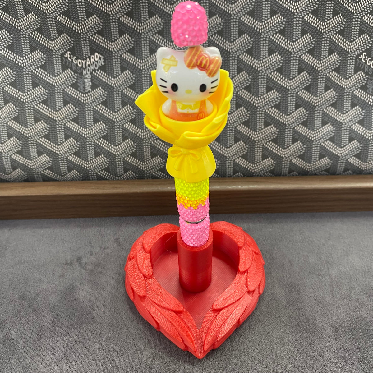 Angle Wings Heart Pen Holer