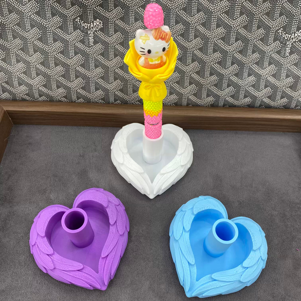 Angle Wings Heart Pen Holer