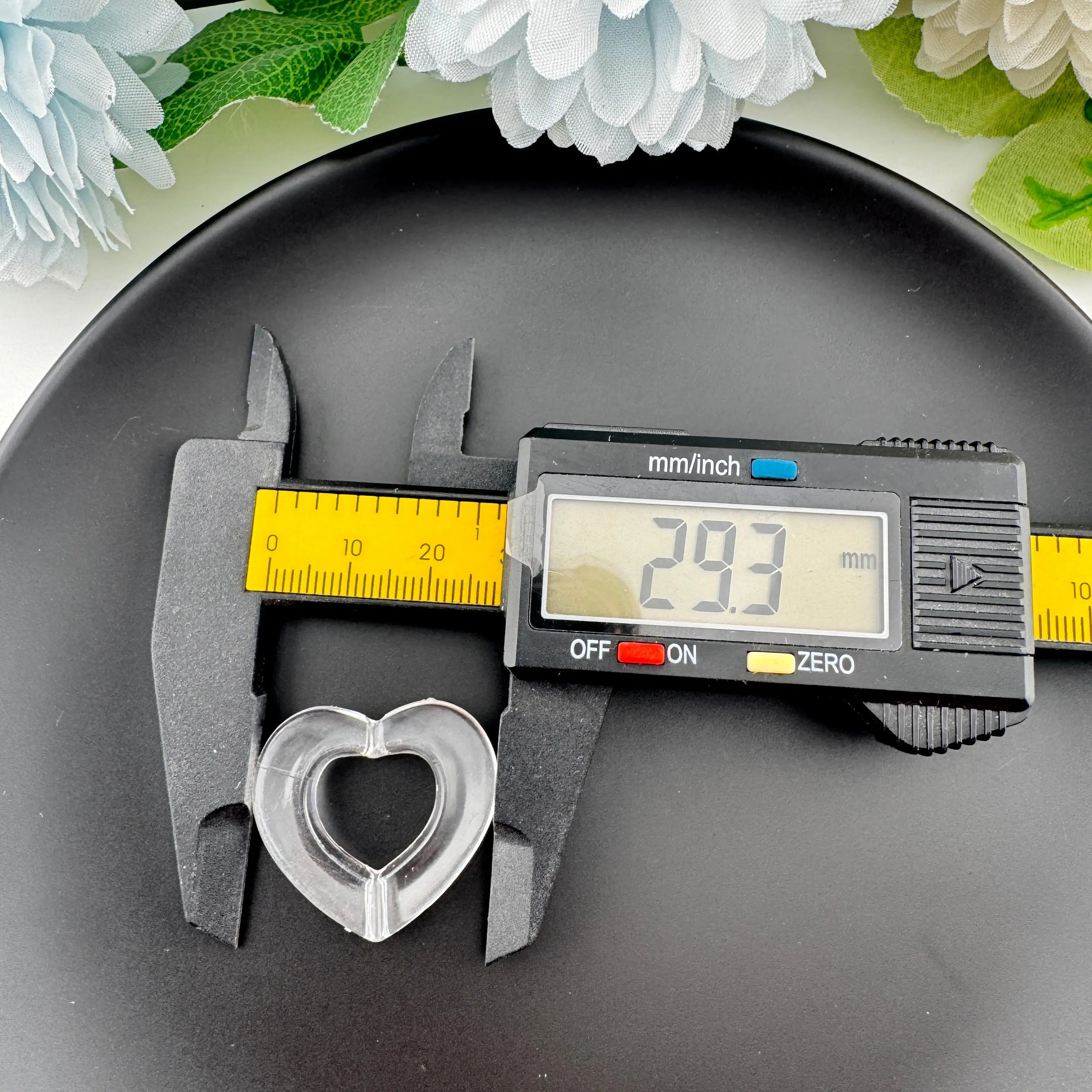 FS0945-About 27×29mm Clear Heart Acrylic Beads