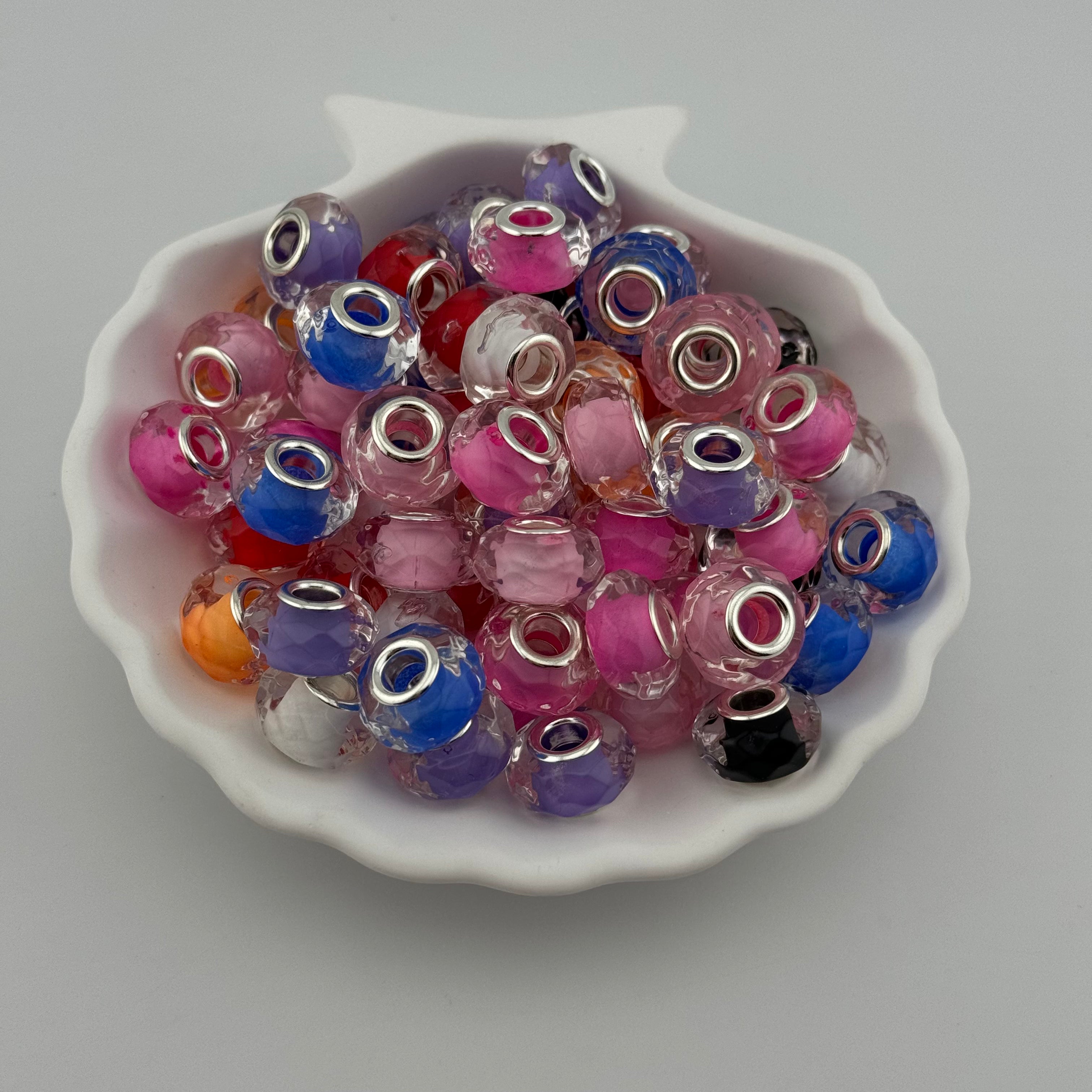 50 Pieces Mixed Color UV Shiny Resin Spacers