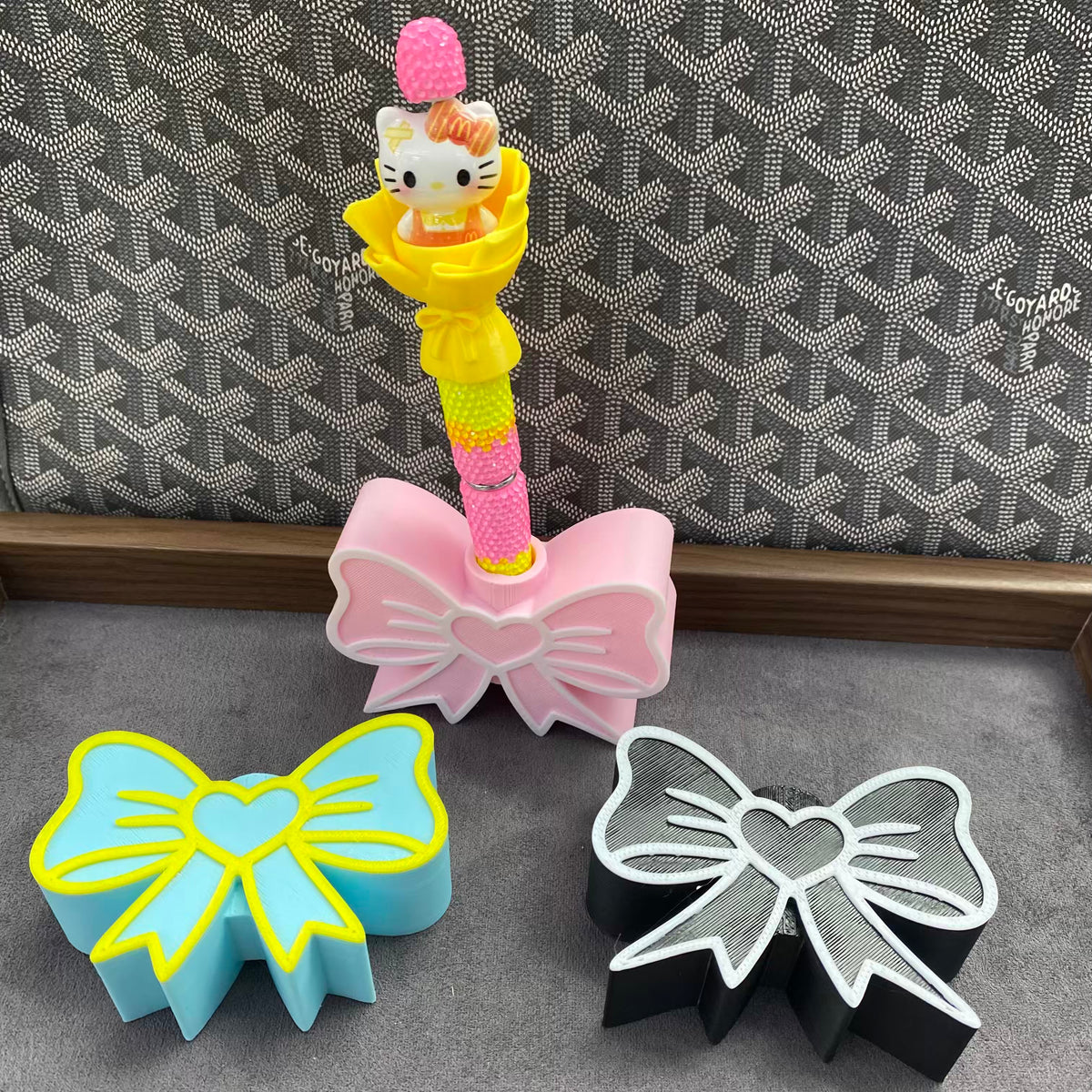 Bow Pen Holder