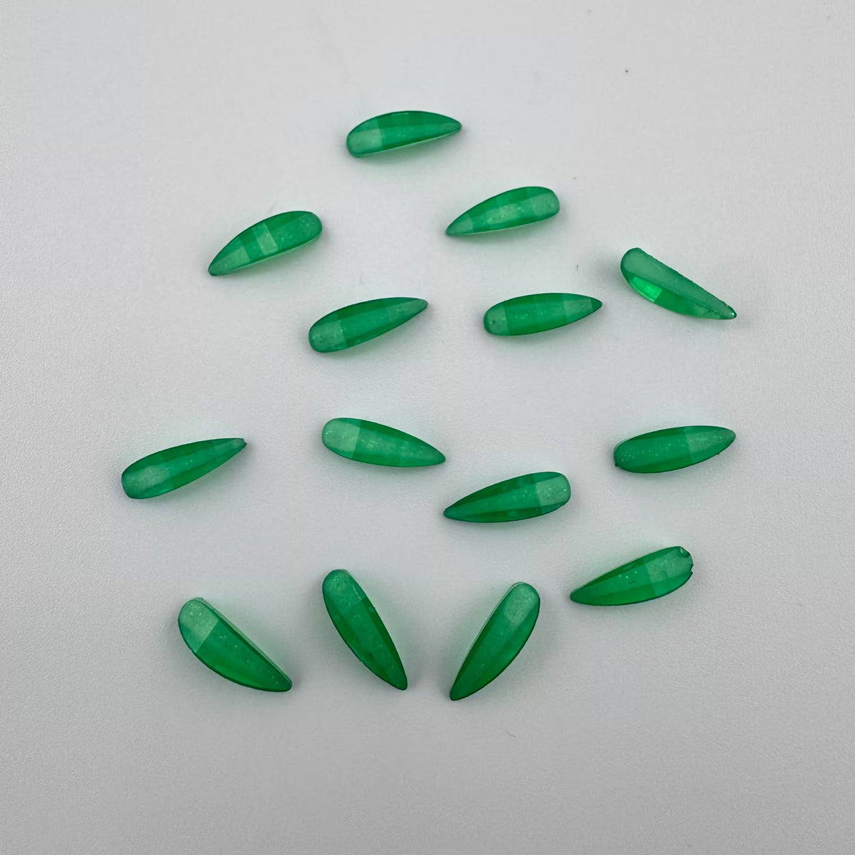 About 3.5×11mm Resin Flower Petals For Making Fancy Beads Or Fancy Beadable Pens