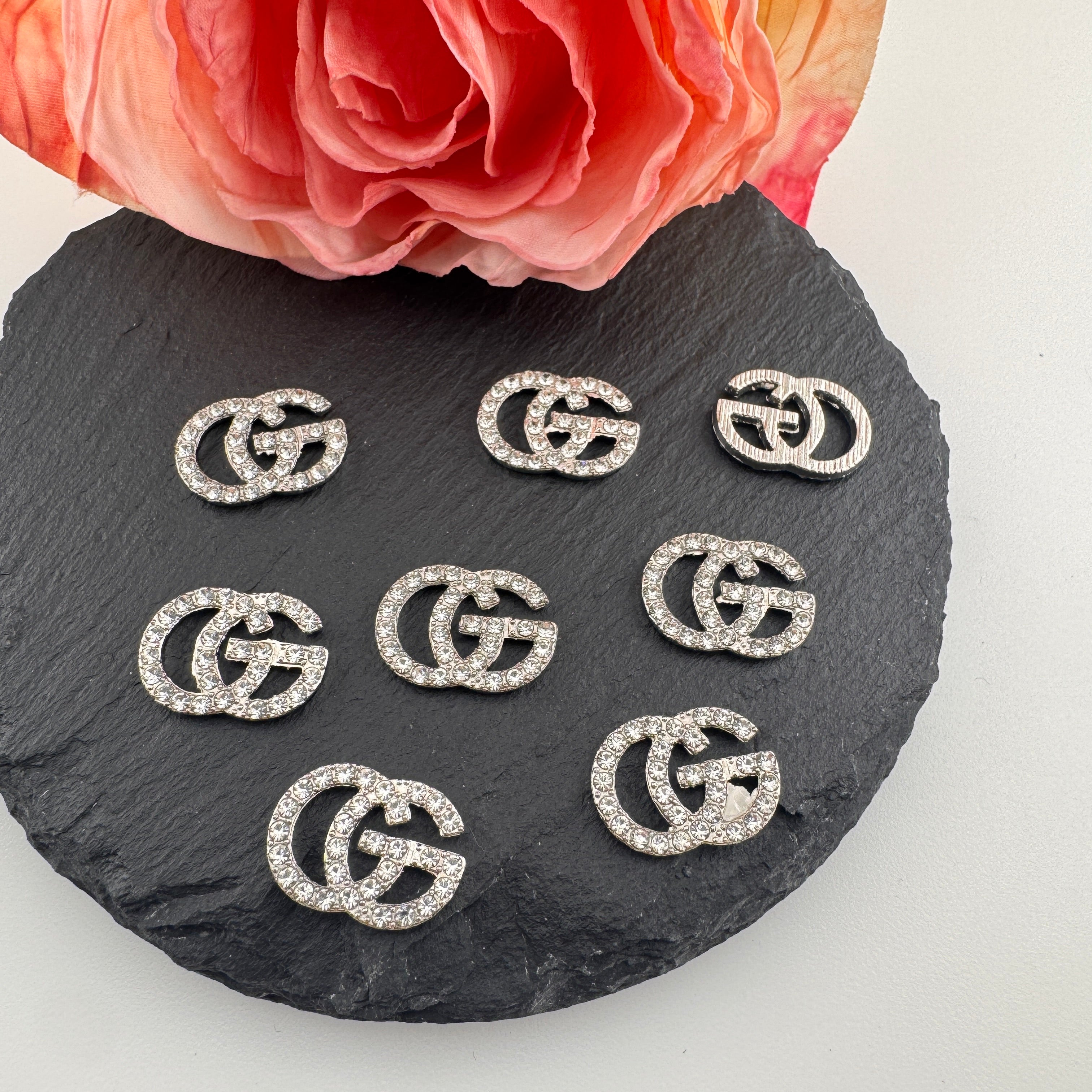 FS4323-15mmx11mm Rhinestone G Metal Patch