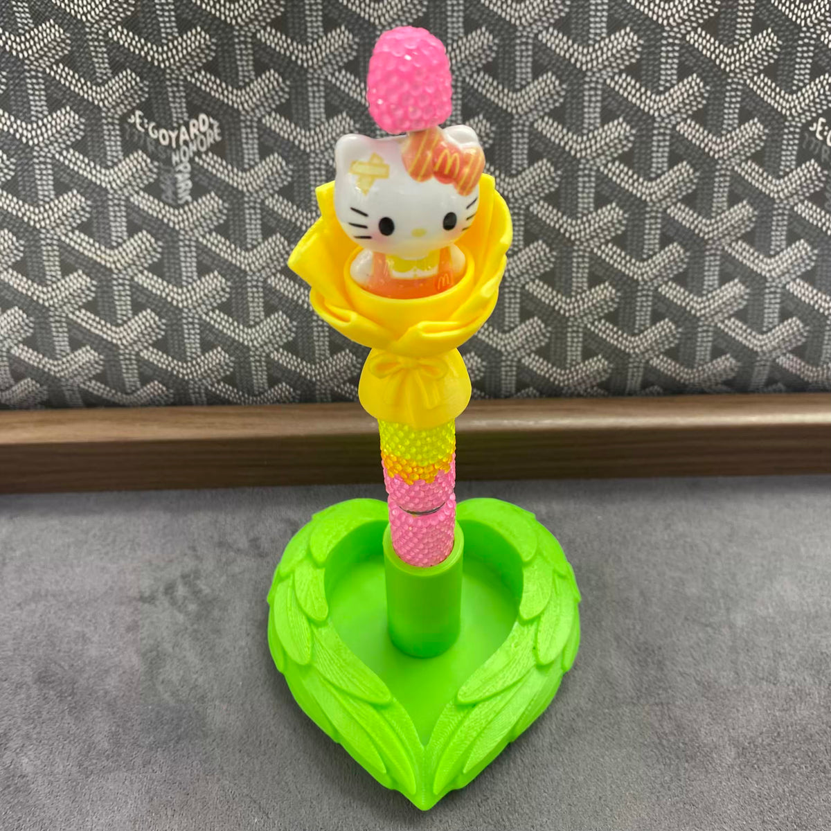 Angle Wings Heart Pen Holer