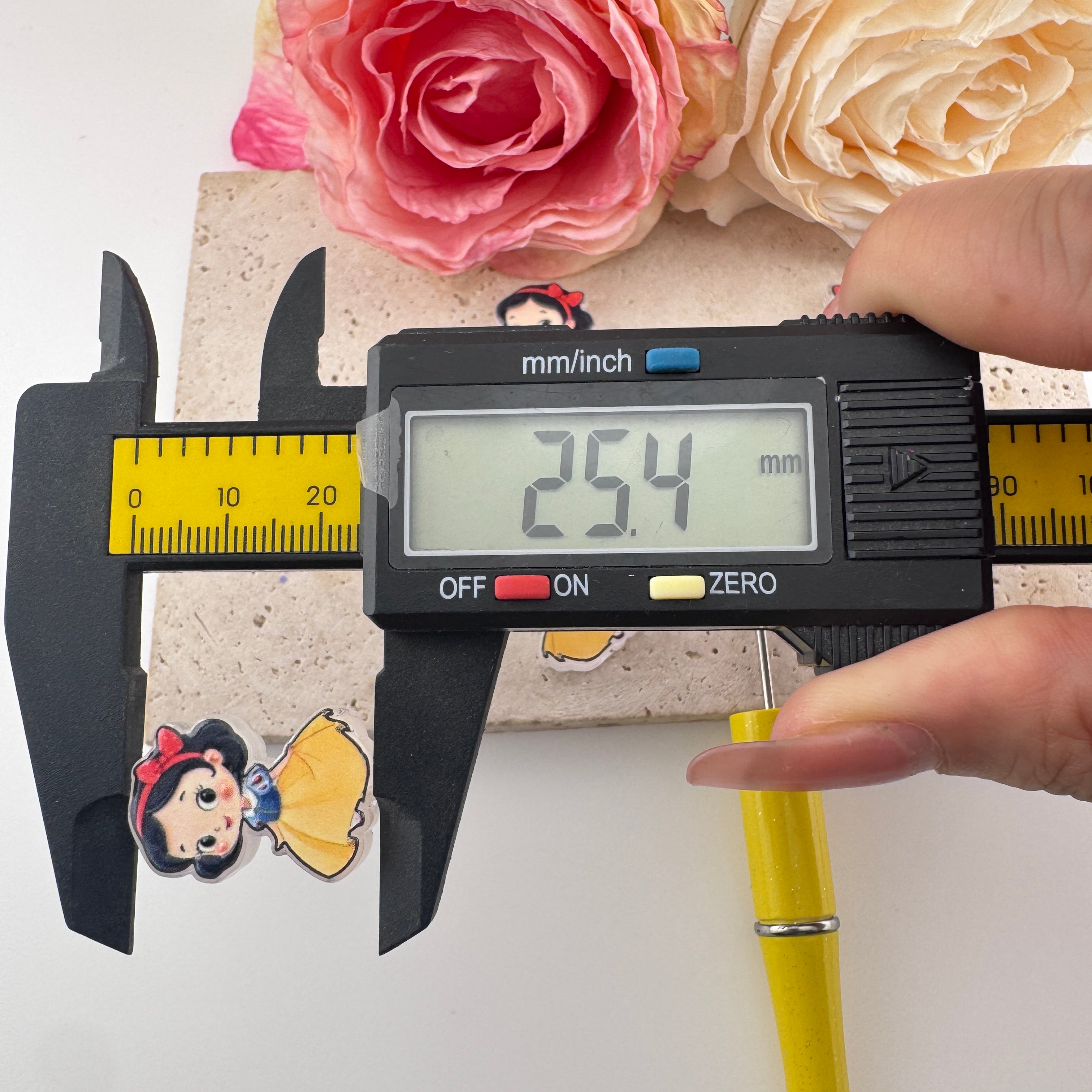 FS19441-About 25×17mm Snow White Princess Acrylic Focal Beads