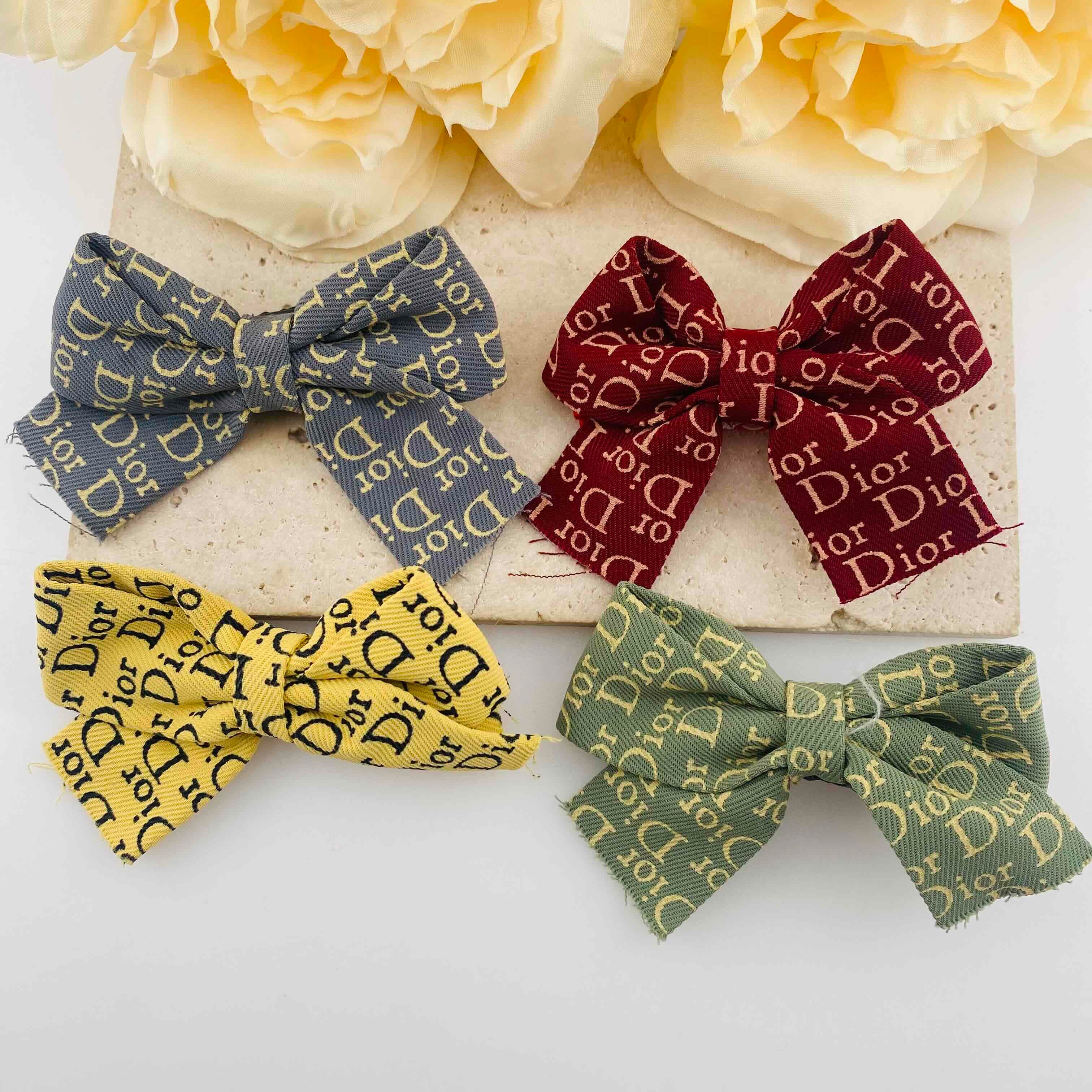 FS3826-  Dior Hair Clip