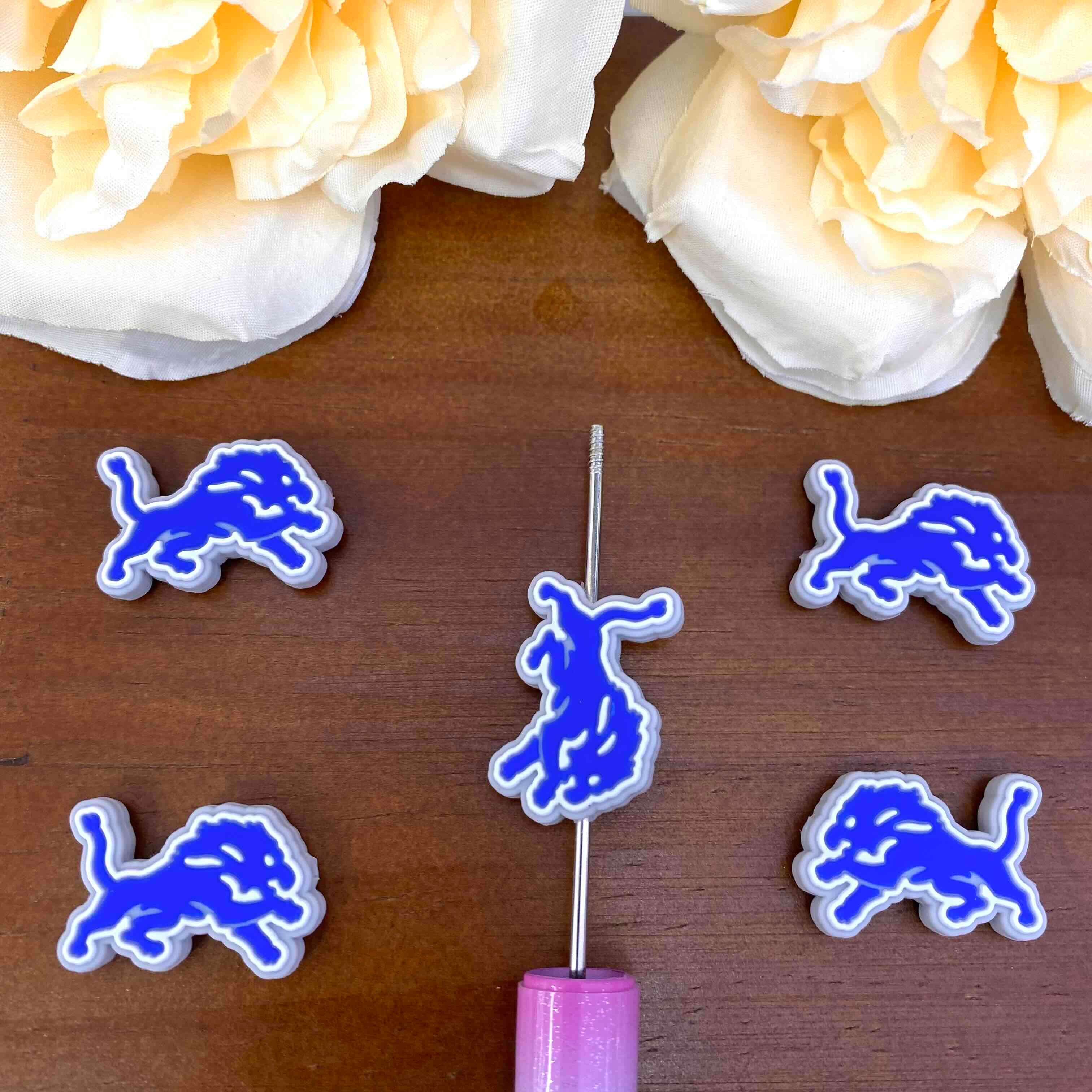 FS20612-Detroit Lions Flat Silicone Focal Beads