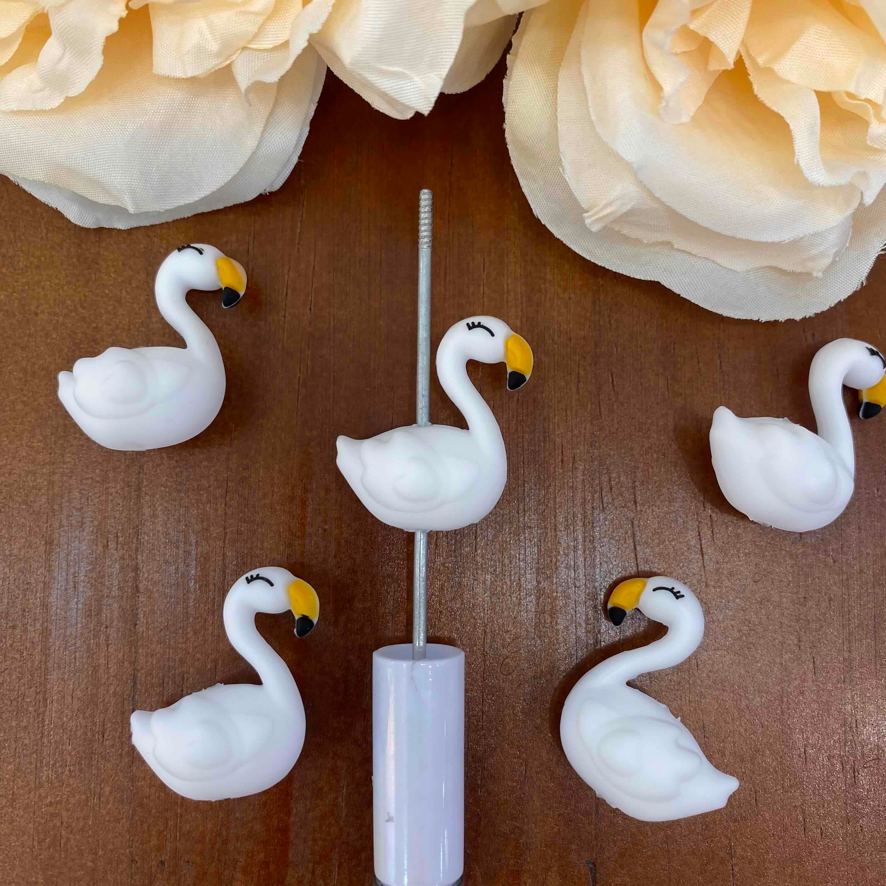 FS20510-3D Swan Silicone Focal Beads
