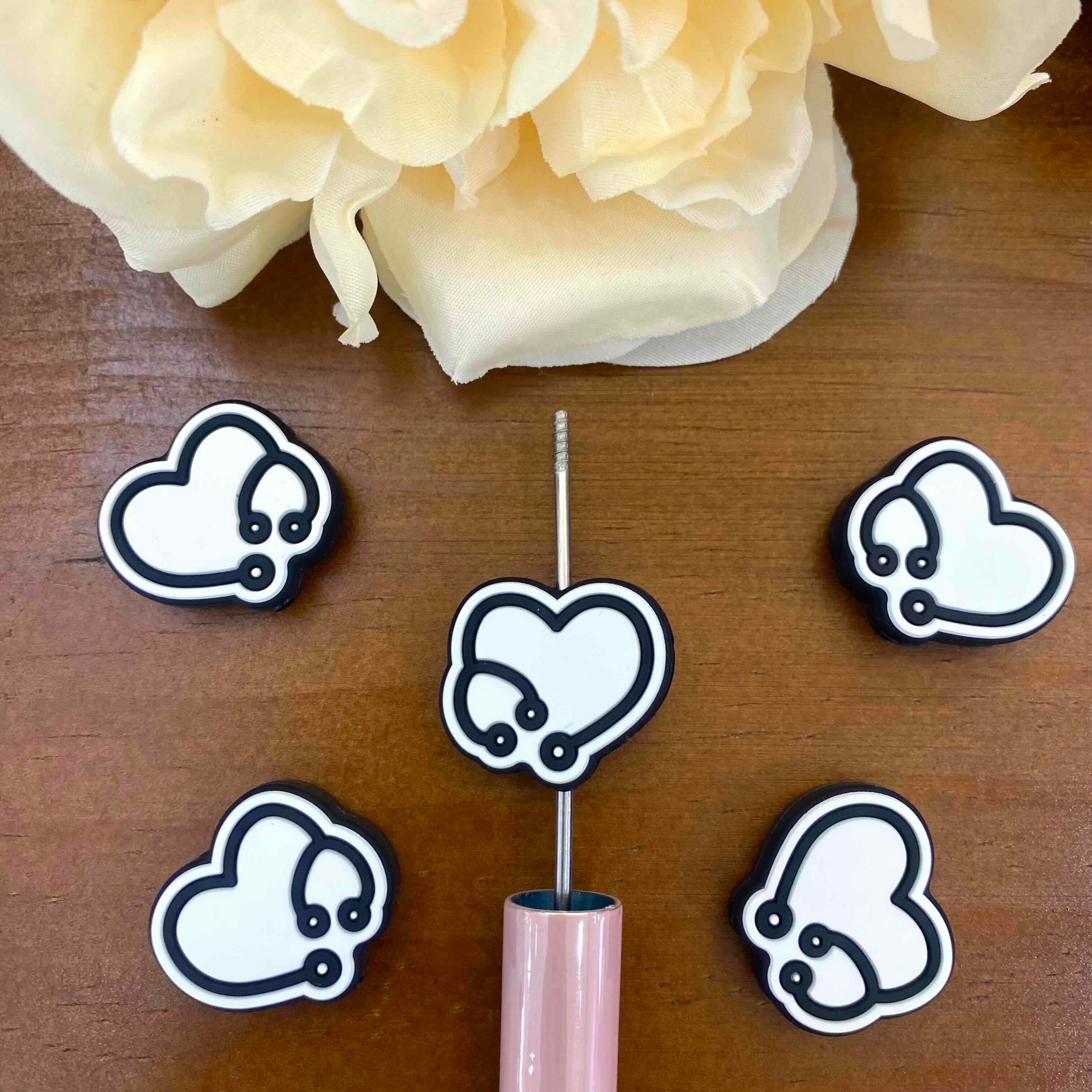 FS20196-Cute Smiley Heart Flat Silicone Focal Beads