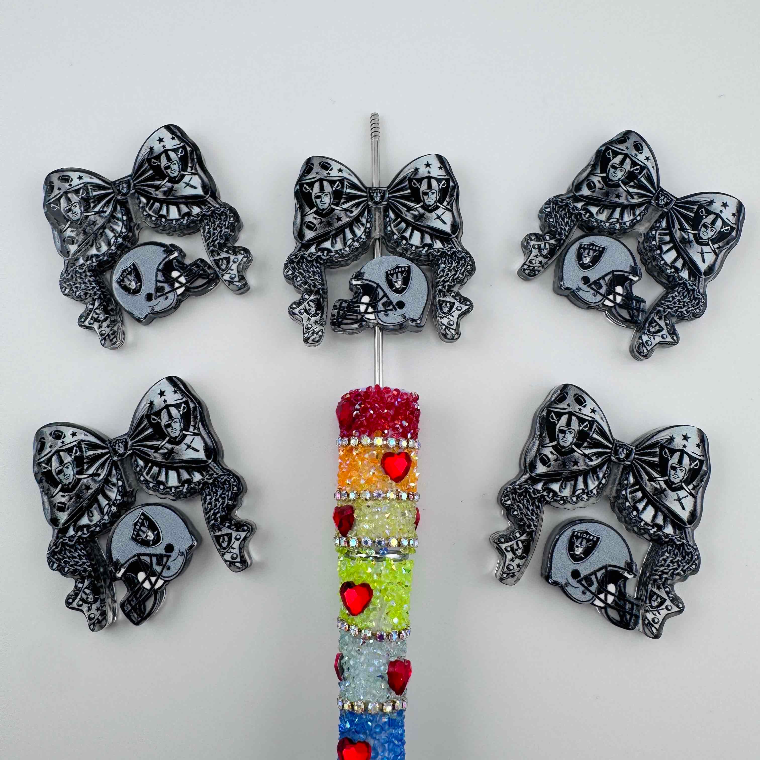 FS20249-Las Vegas Raiders Football Team Bow Acrylic Beads