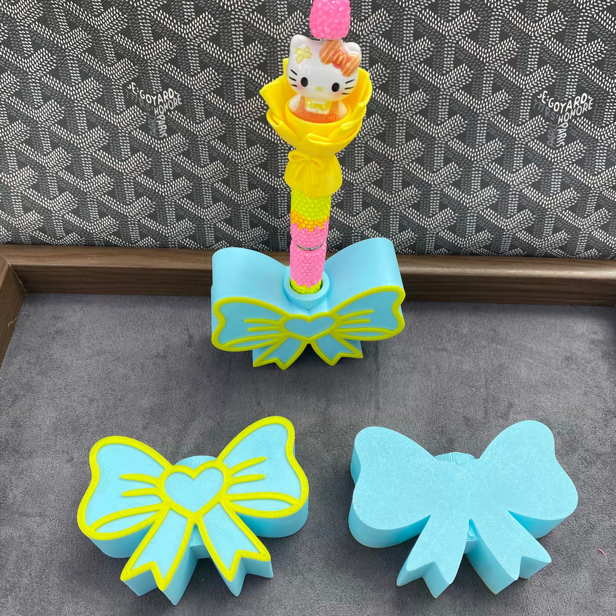 Bow Pen Holder