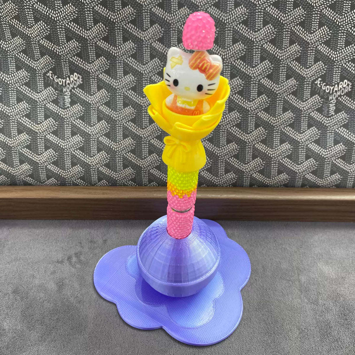 Flower Round Pen Holer