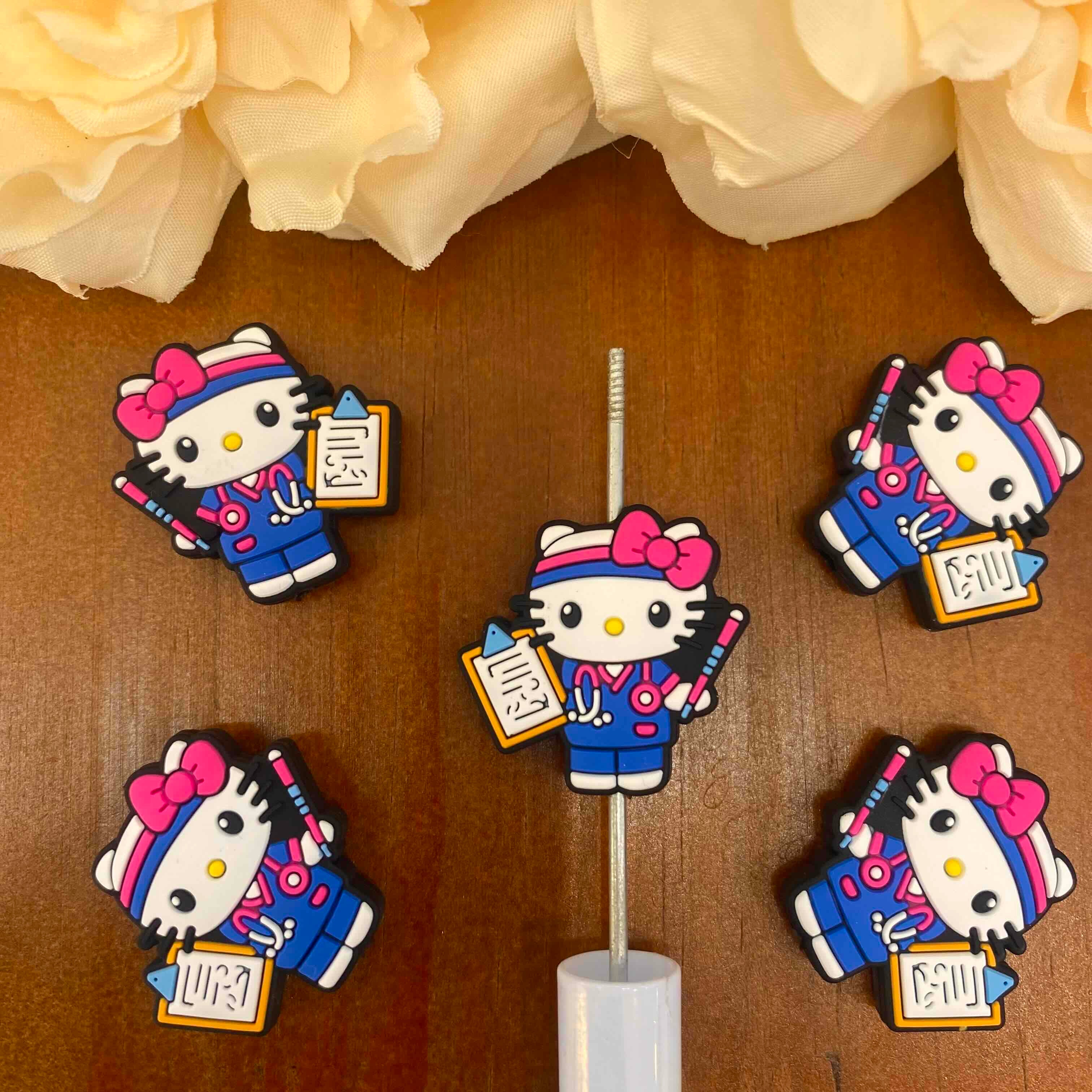 FS20466-Hello Kitty Flat Silicone Focal Beads