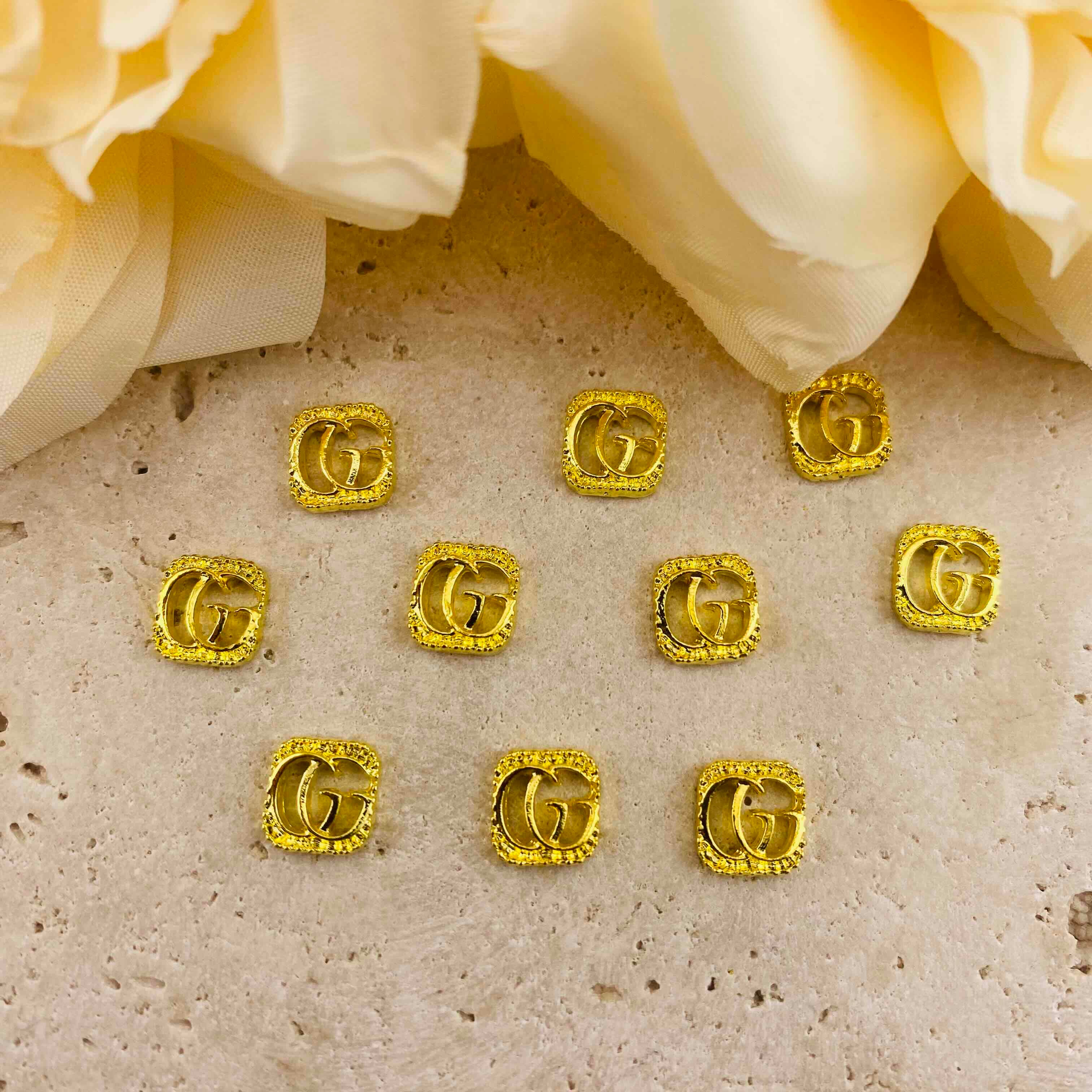FS4716-8mmGG Metal Nail Charms