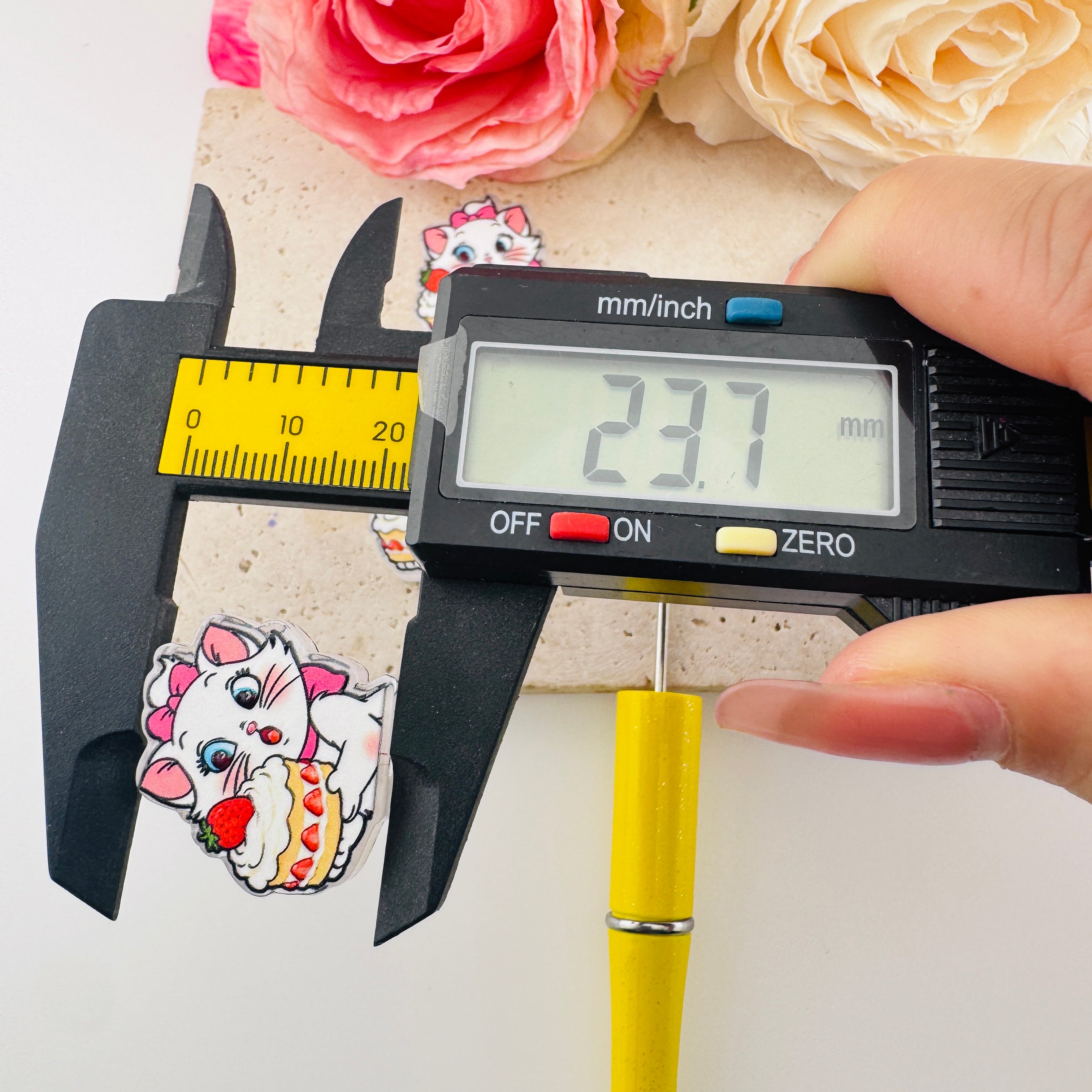 FS19442-About Marrie Cat Acrylic Focal Beads