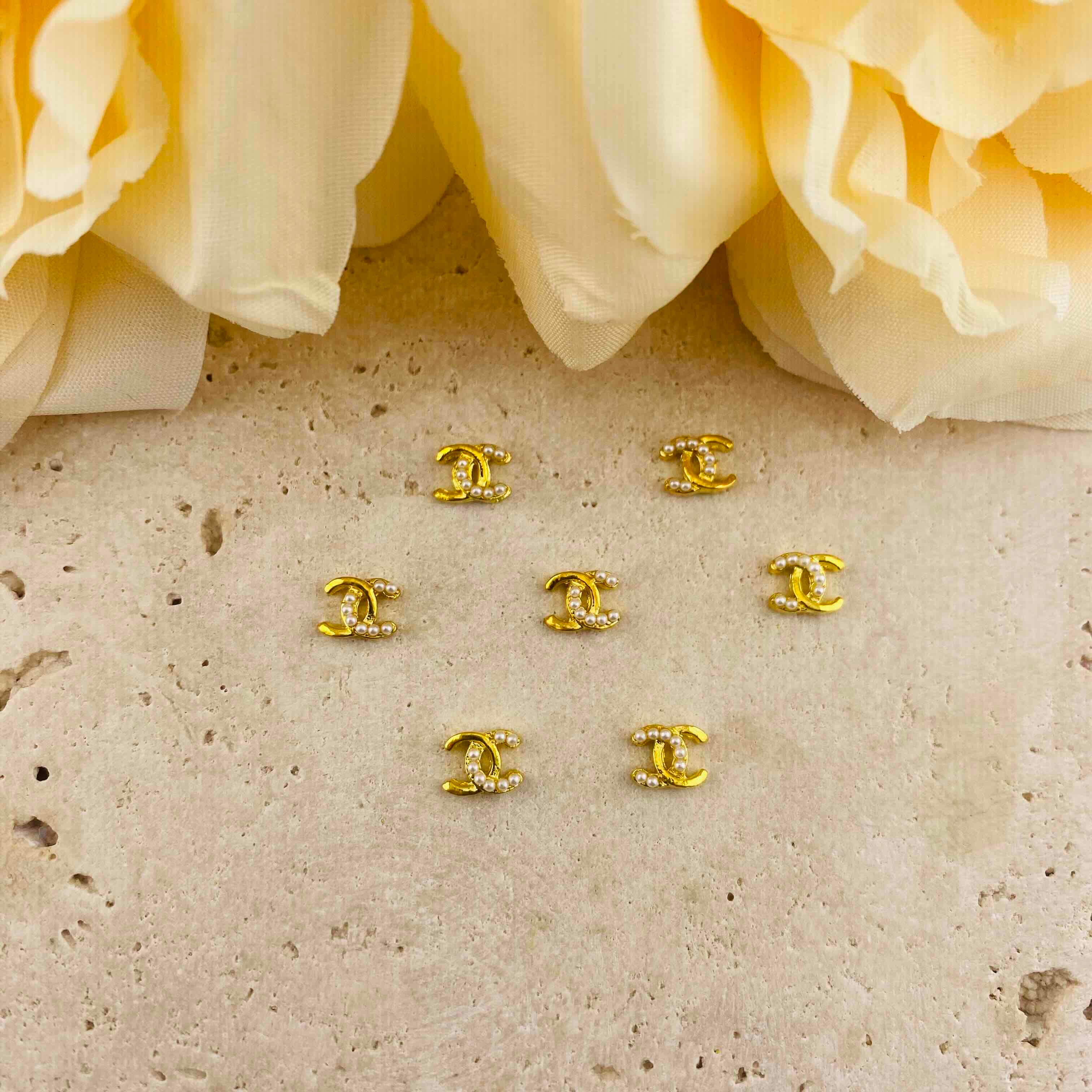 FS4740-6mmCC Pearl Metal Nail Charms
