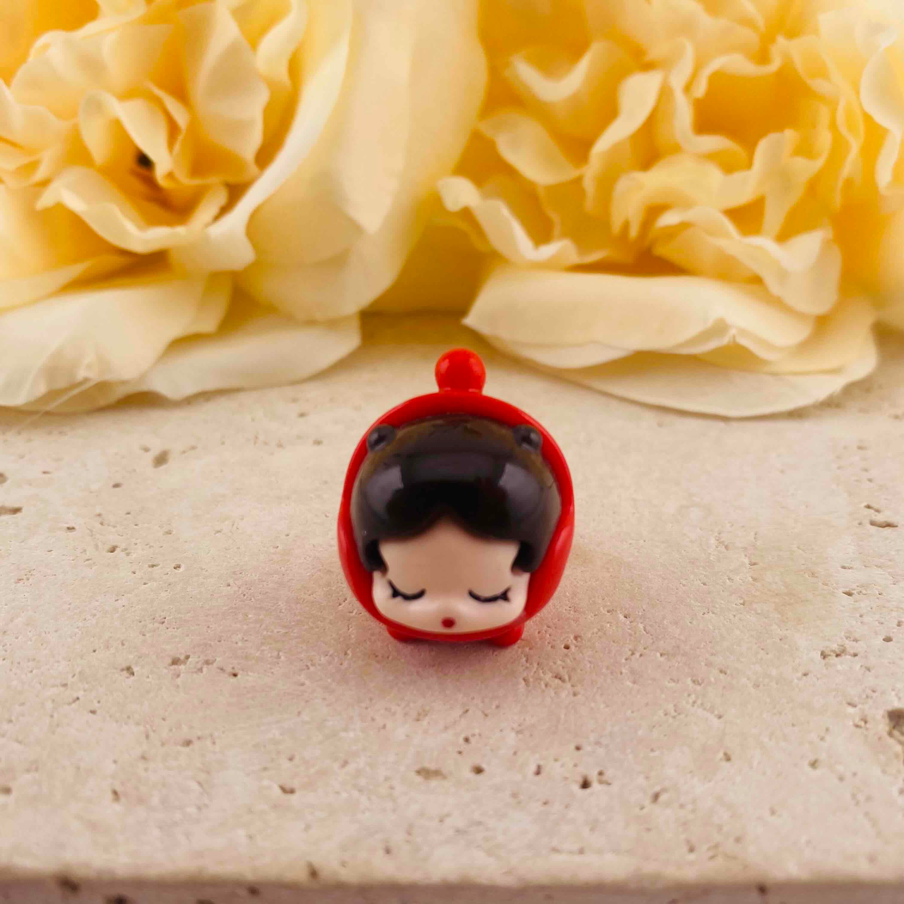 FS19955-About 21*26mm Cloak Sleep Girl Pen Topper