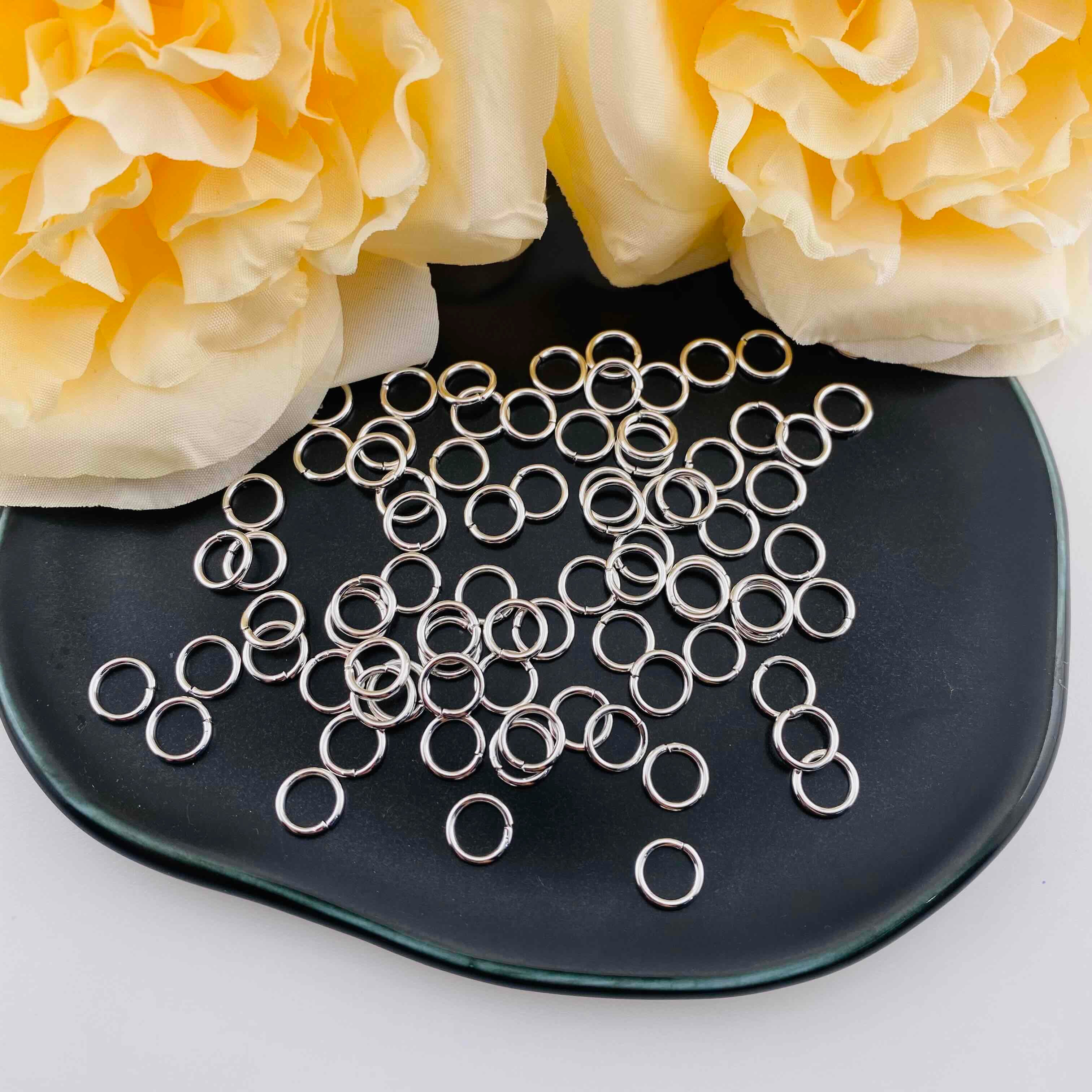 FS19925-  8mm Closed Jump Rings