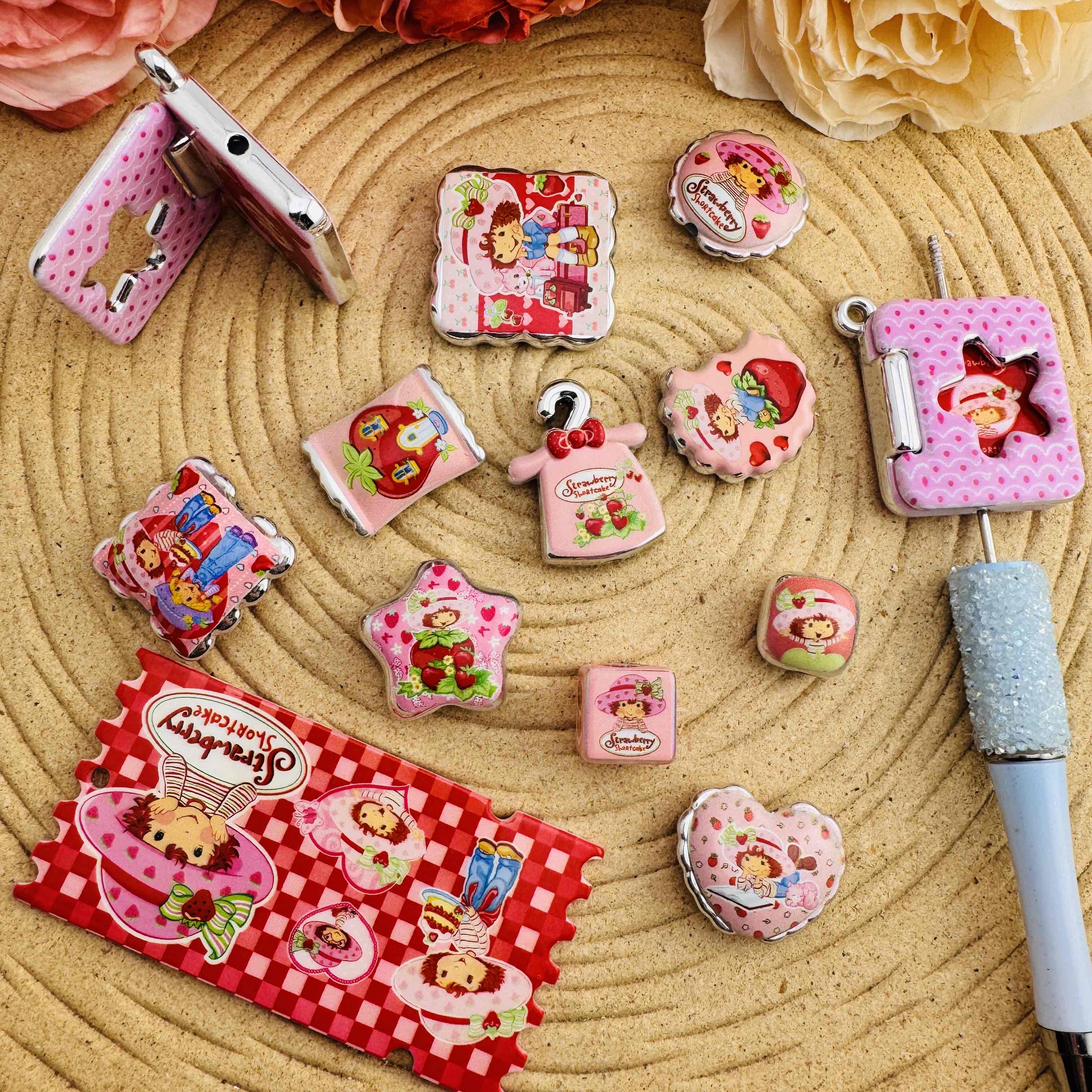 FS10075-Random Mix Strawberry Girl Acrylic Beads For Beaded Pen Keychain Making Zoe DIY Wholesale