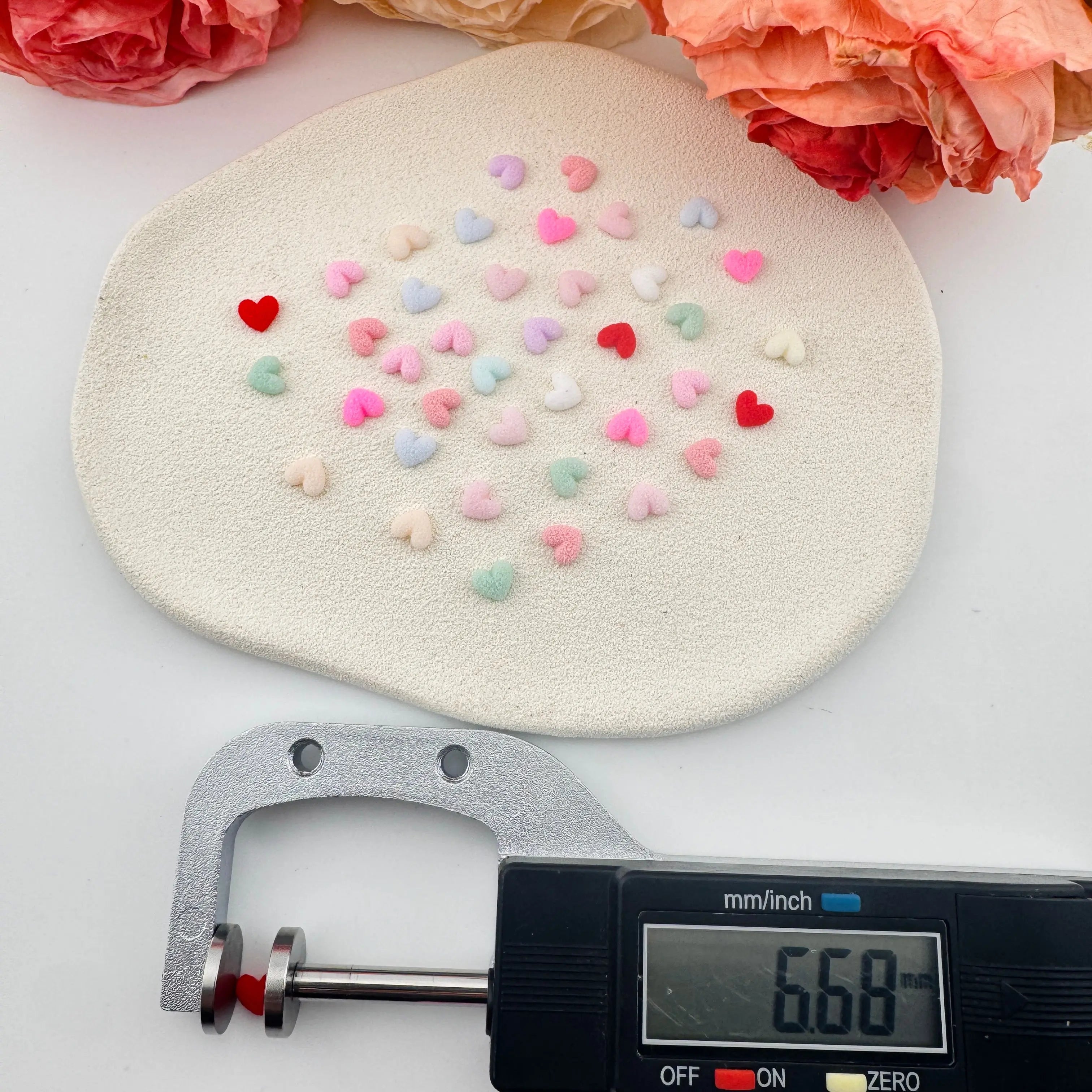 FS101206-About 6*7mm Random Mixed Glowing Heart Nail Charms For Making Fancy Beads Or Fancy Pens Zoe DIY Wholesale