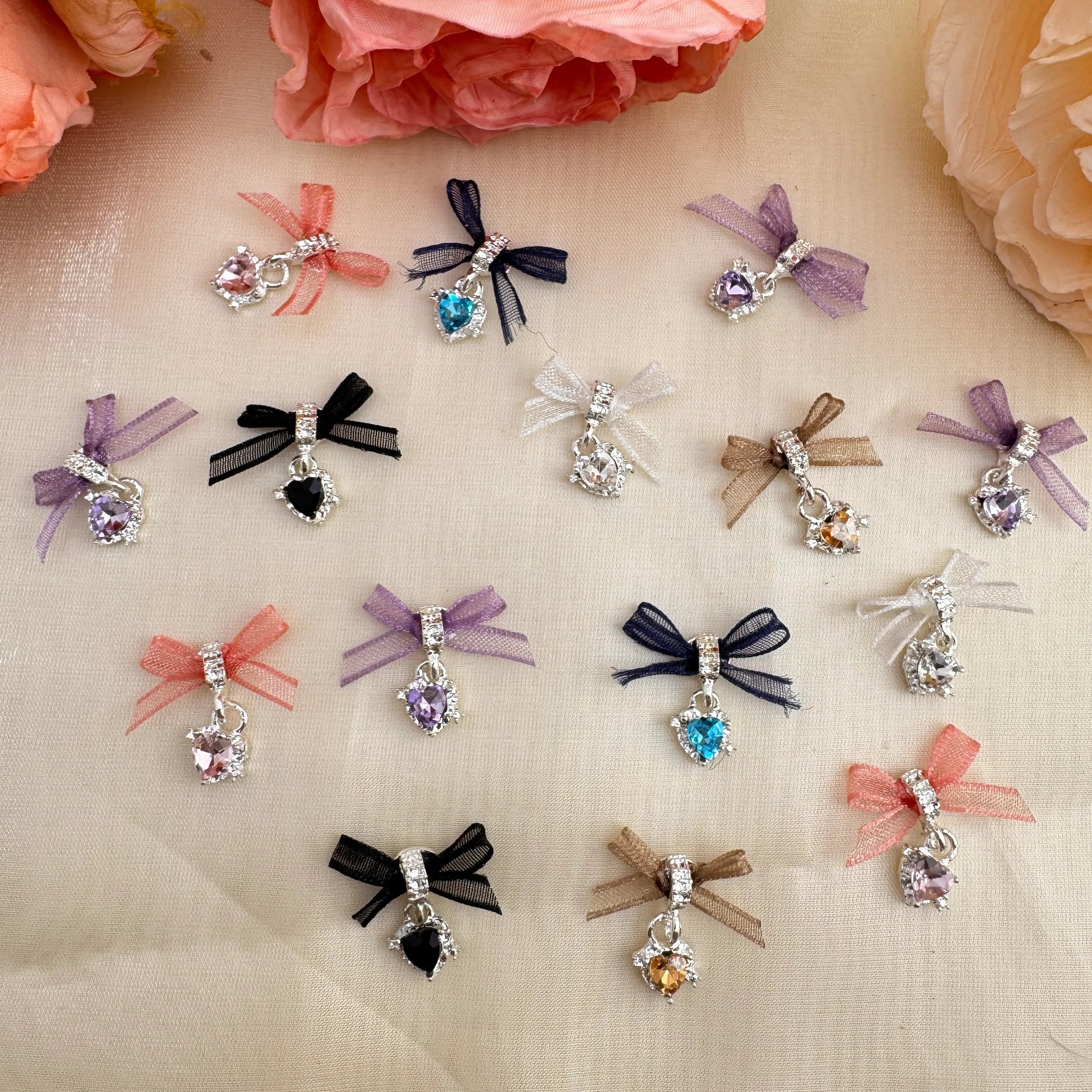 FS10257-Random Mixed Color Bow With Diamond Nail Charms For Na Art Or Other DIY Project Zoe DIY Wholesale