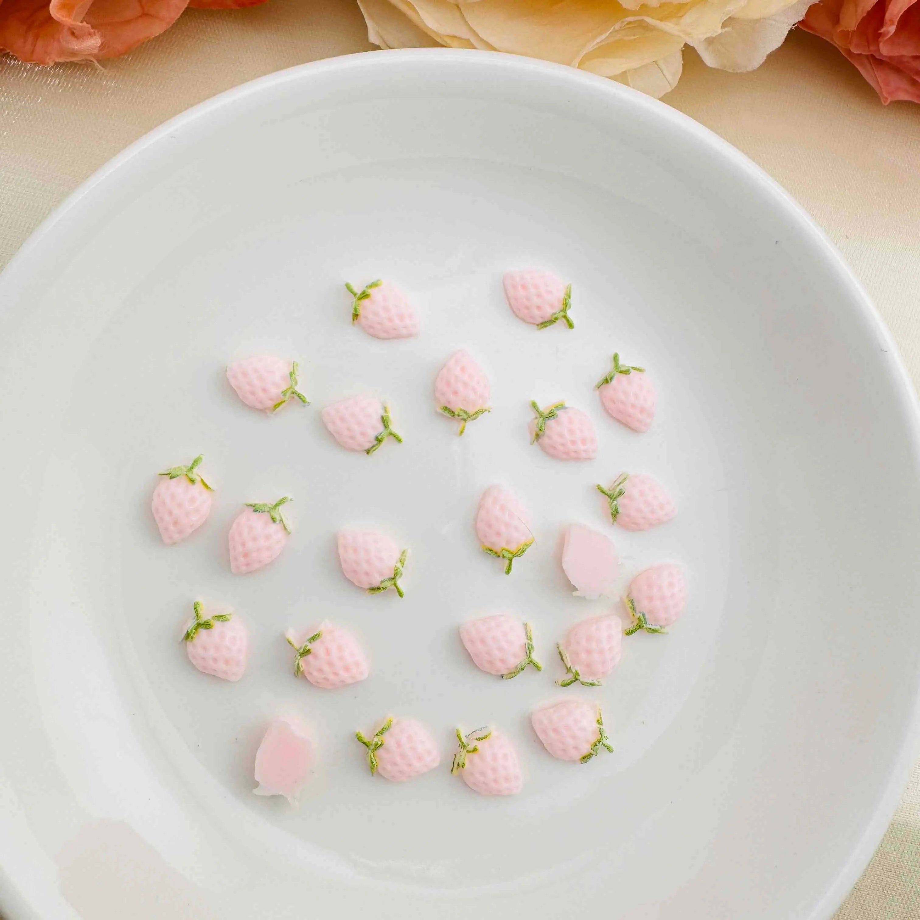 FS10541-6×10mm Strawberry Nail Charms For Making Fancy Beads Or Fancy Beadable Pens Zoe DIY Wholesale