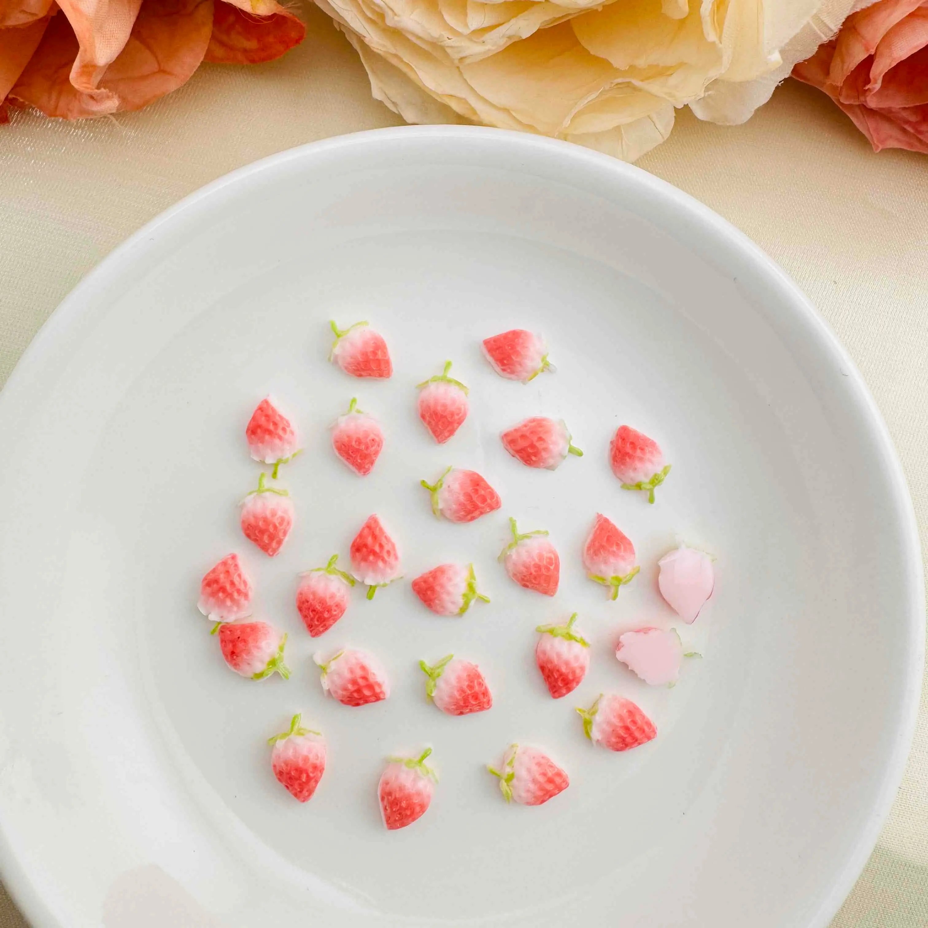 FS10541-6×10mm Strawberry Nail Charms For Making Fancy Beads Or Fancy Beadable Pens Zoe DIY Wholesale