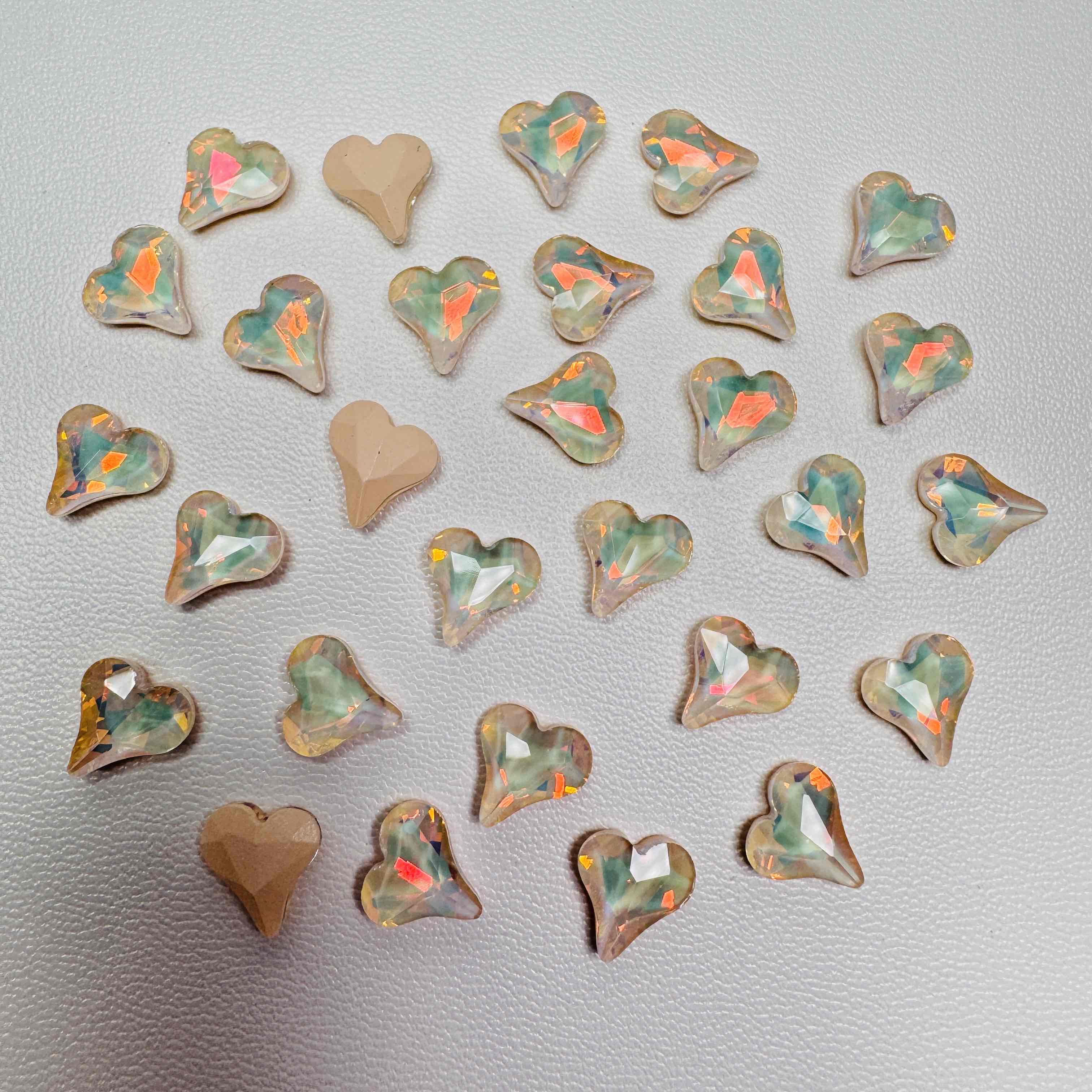 FS10706-8×9mm Mocha Color Heart Shape Crystal Nail Charms For Making Fancy Beads Or Fancy Beadable Pens Zoe DIY Wholesale