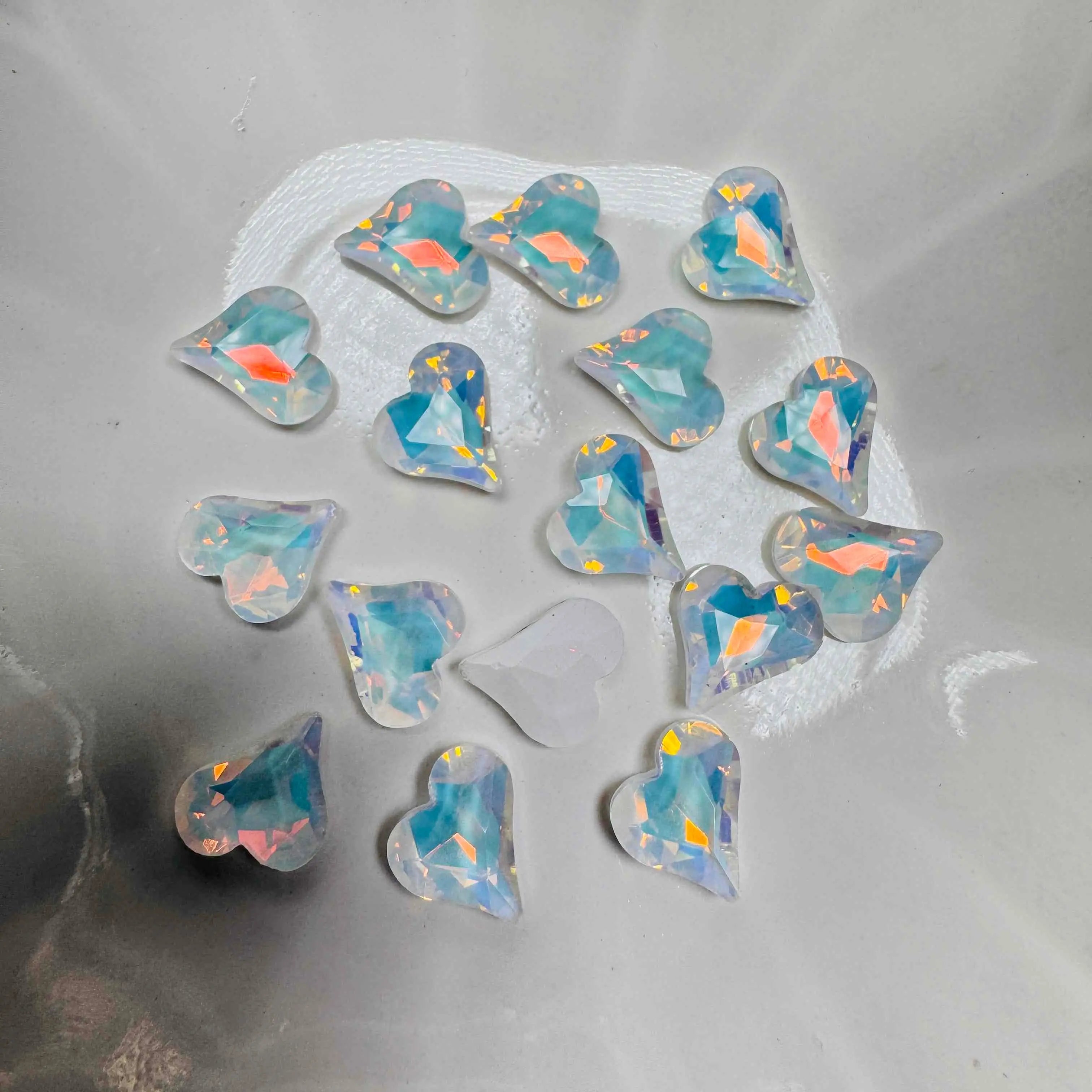 FS10706-8×9mm Mocha Color Heart Shape Crystal Nail Charms For Making Fancy Beads Or Fancy Beadable Pens Zoe DIY Wholesale