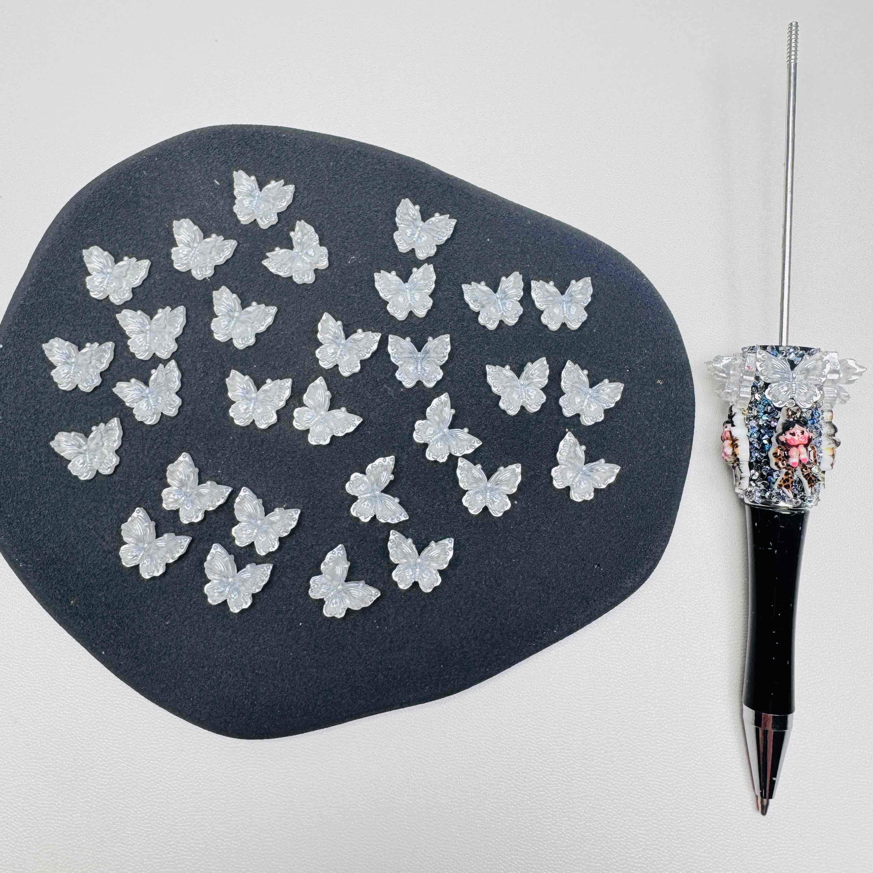 FS10770-12MM White Resin Buttfly Charms Zoe DIY Wholesale