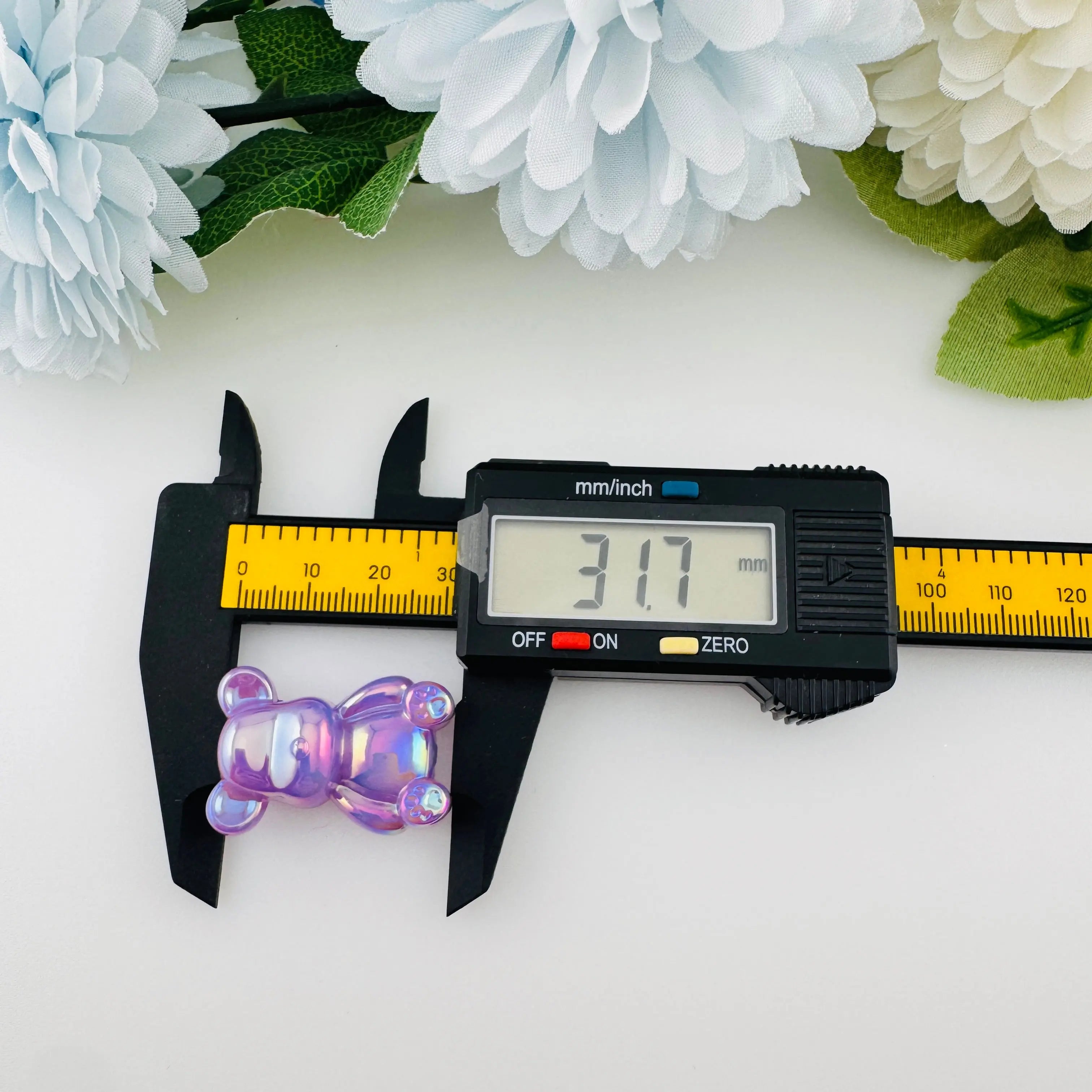 FS11179-About 22×32mm Jelly Color Luminous Bear Acrylic Beads