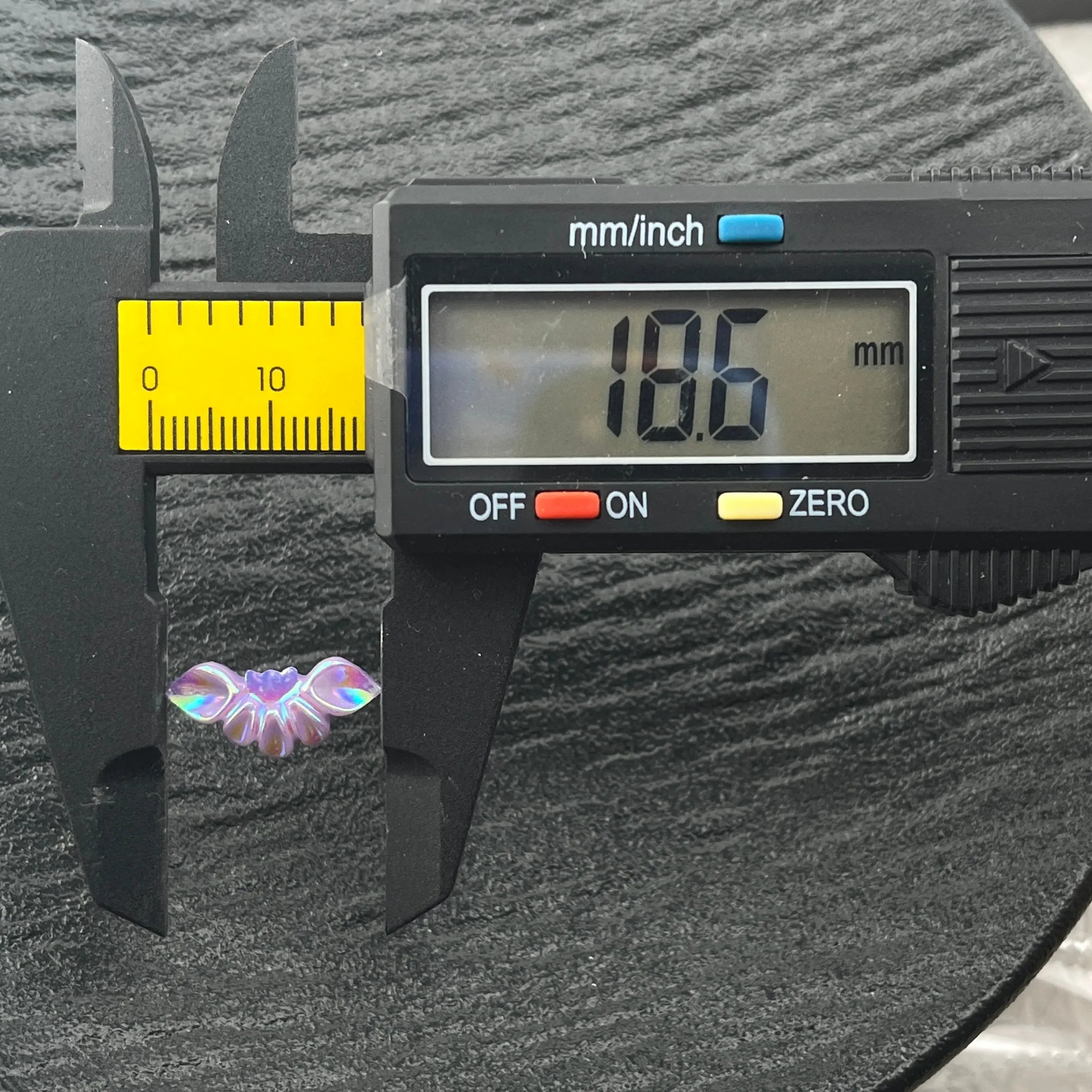 FS1357-100PCS 19MM AB Embossed Flower Zoe's DIY Shop