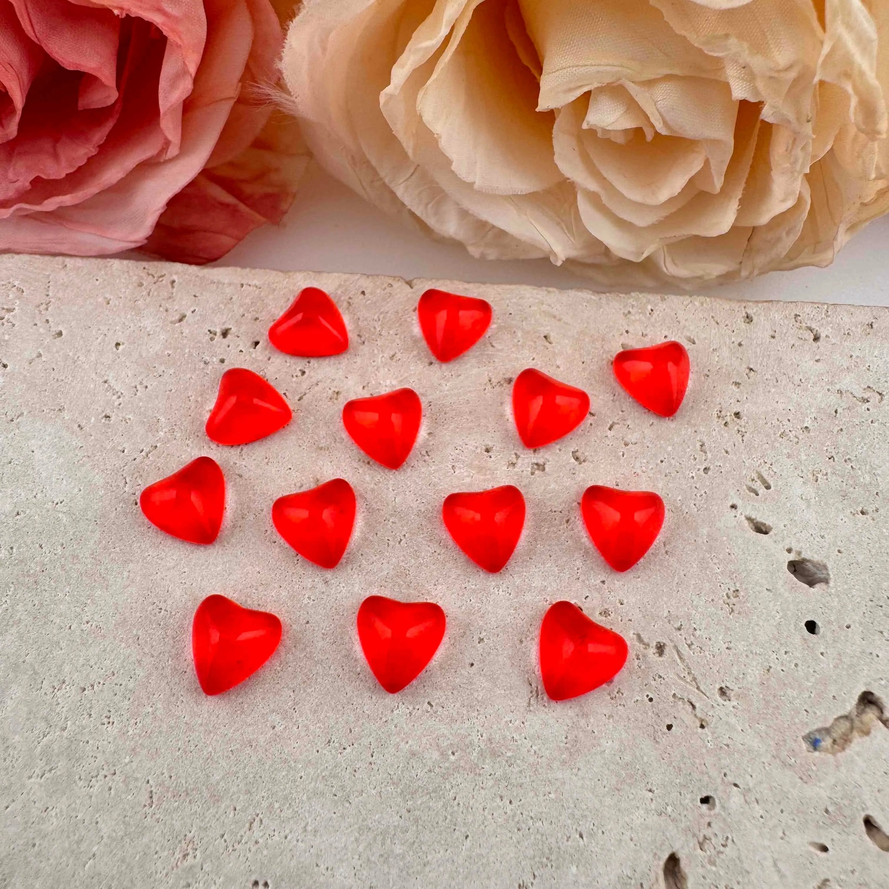FS18178-About 8*8mm Heart Crystal Glass Nail Charns