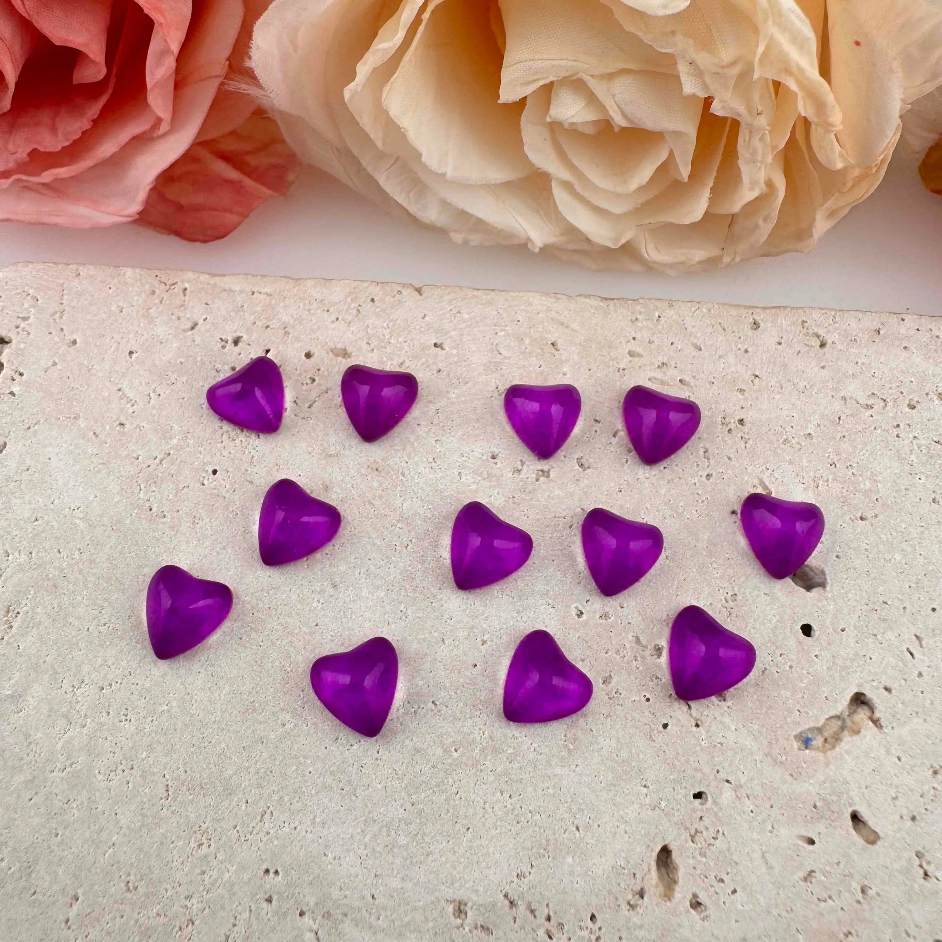 FS18178-About 8*8mm Heart Crystal Glass Nail Charns