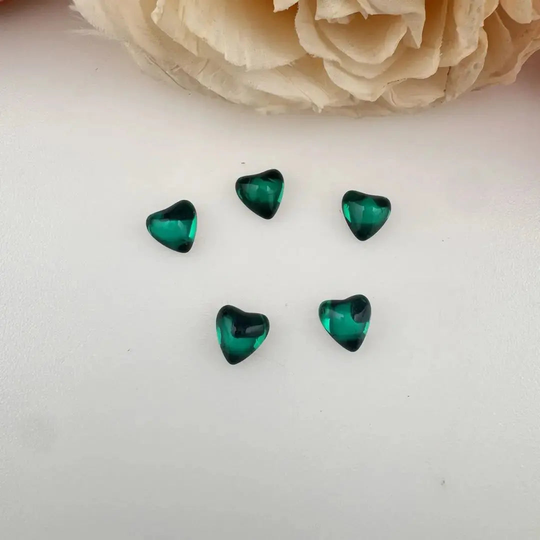FS18718-About 8*8mm Heart Crystal Glass Nail Charns Zoe DIY Wholesale