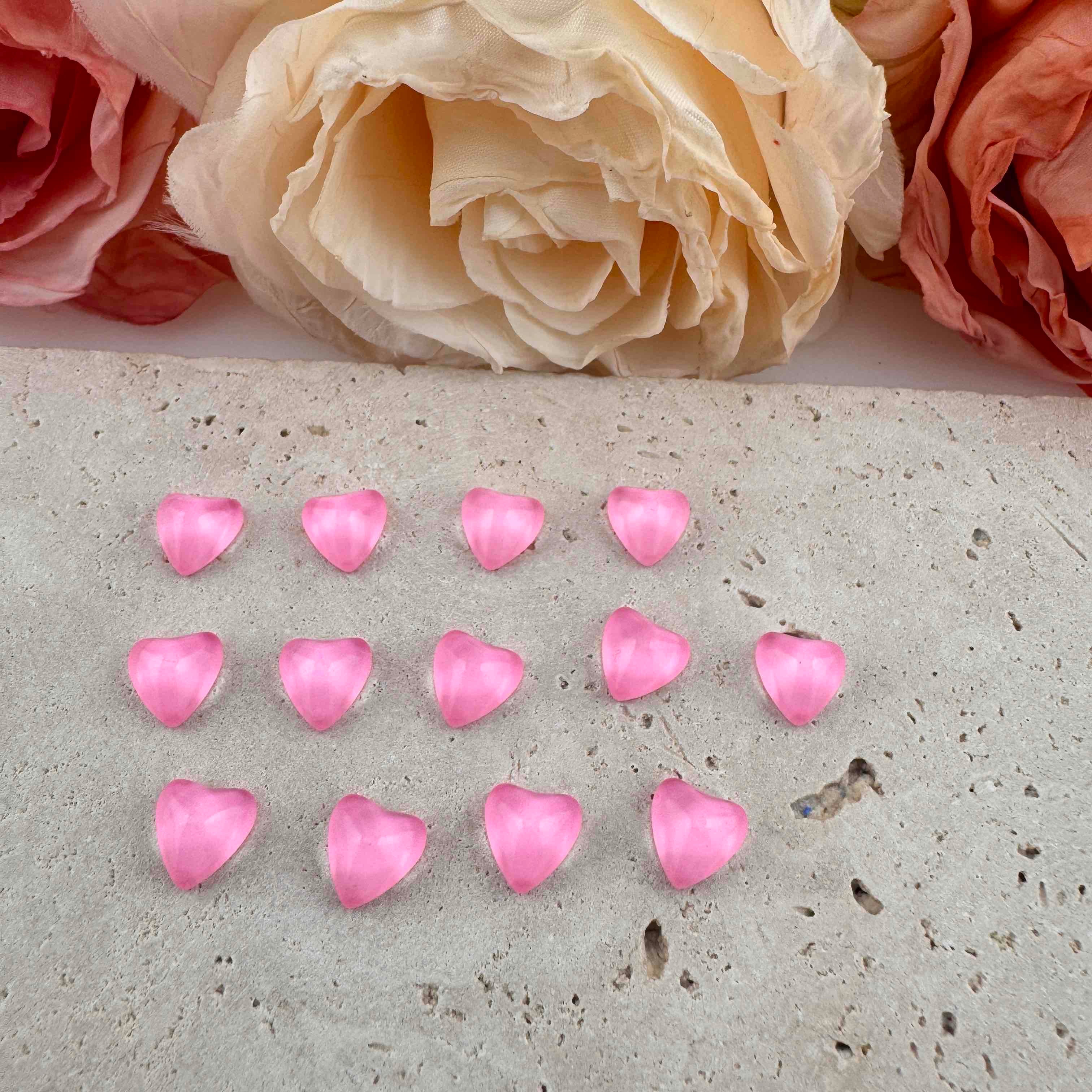 FS18718-About 8*8mm Heart Crystal Glass Nail Charns Zoe DIY Wholesale
