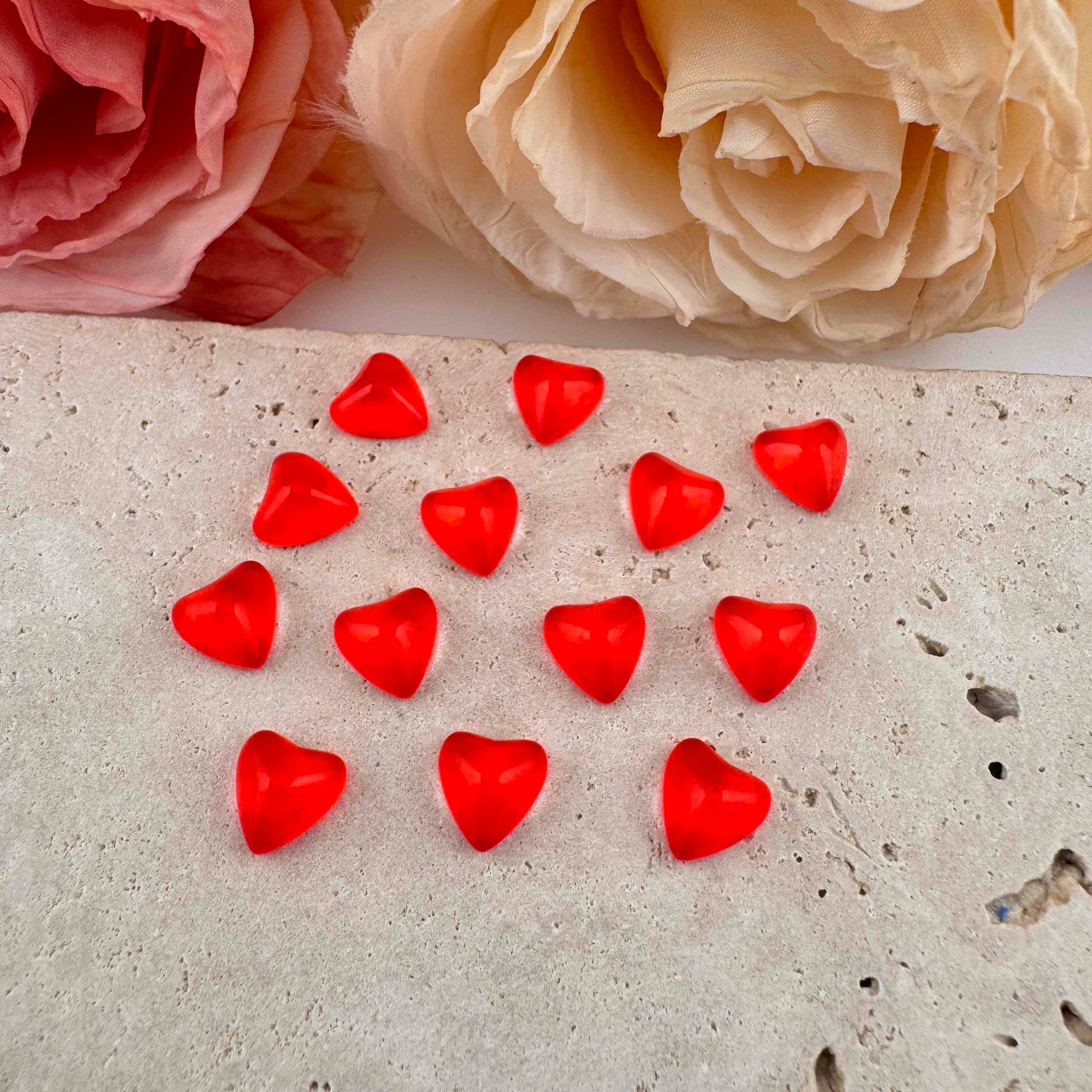 FS18718-About 8*8mm Heart Crystal Glass Nail Charns Zoe DIY Wholesale