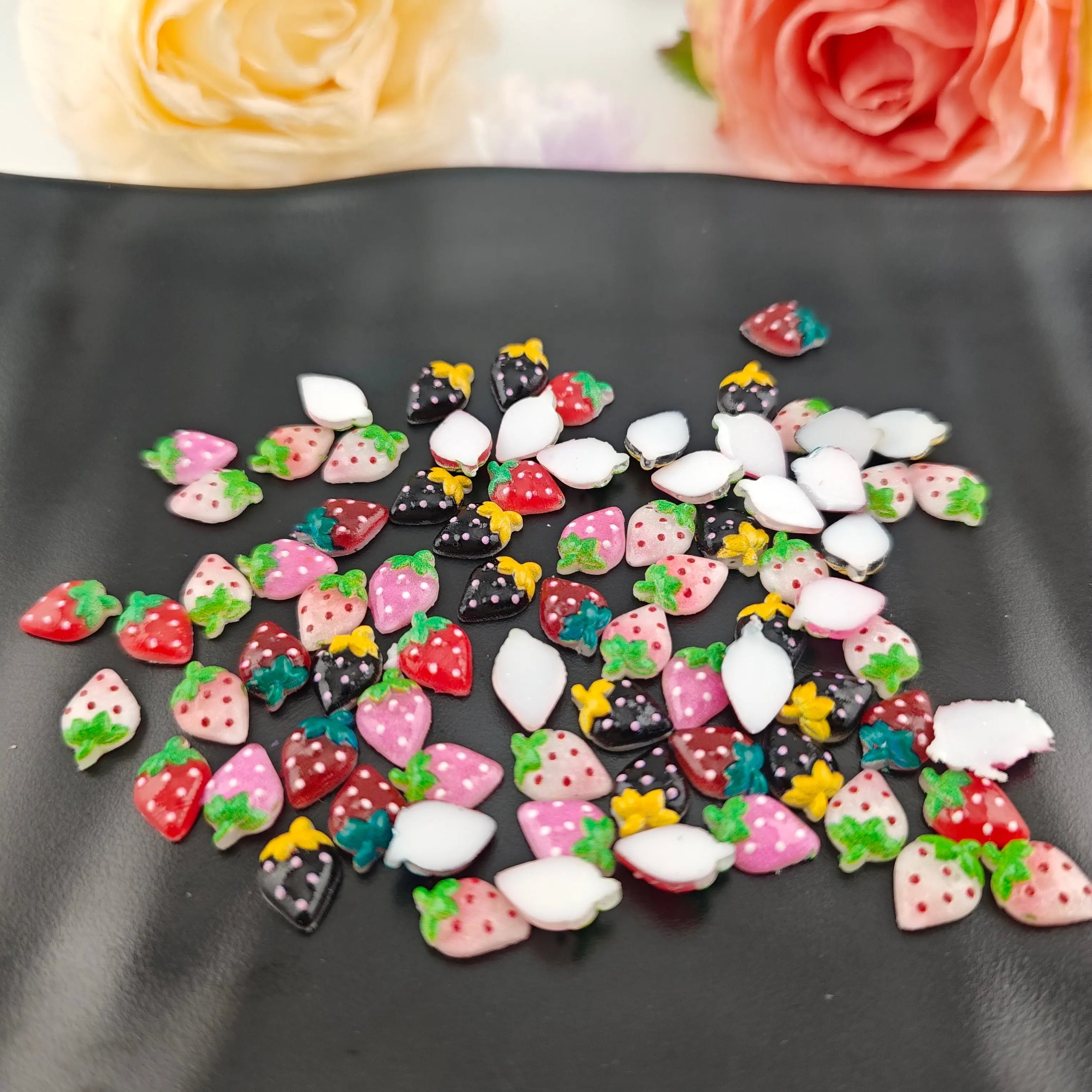 FS18962-About 8*11mm Strawberry Nail Charms Zoe DIY Wholesale