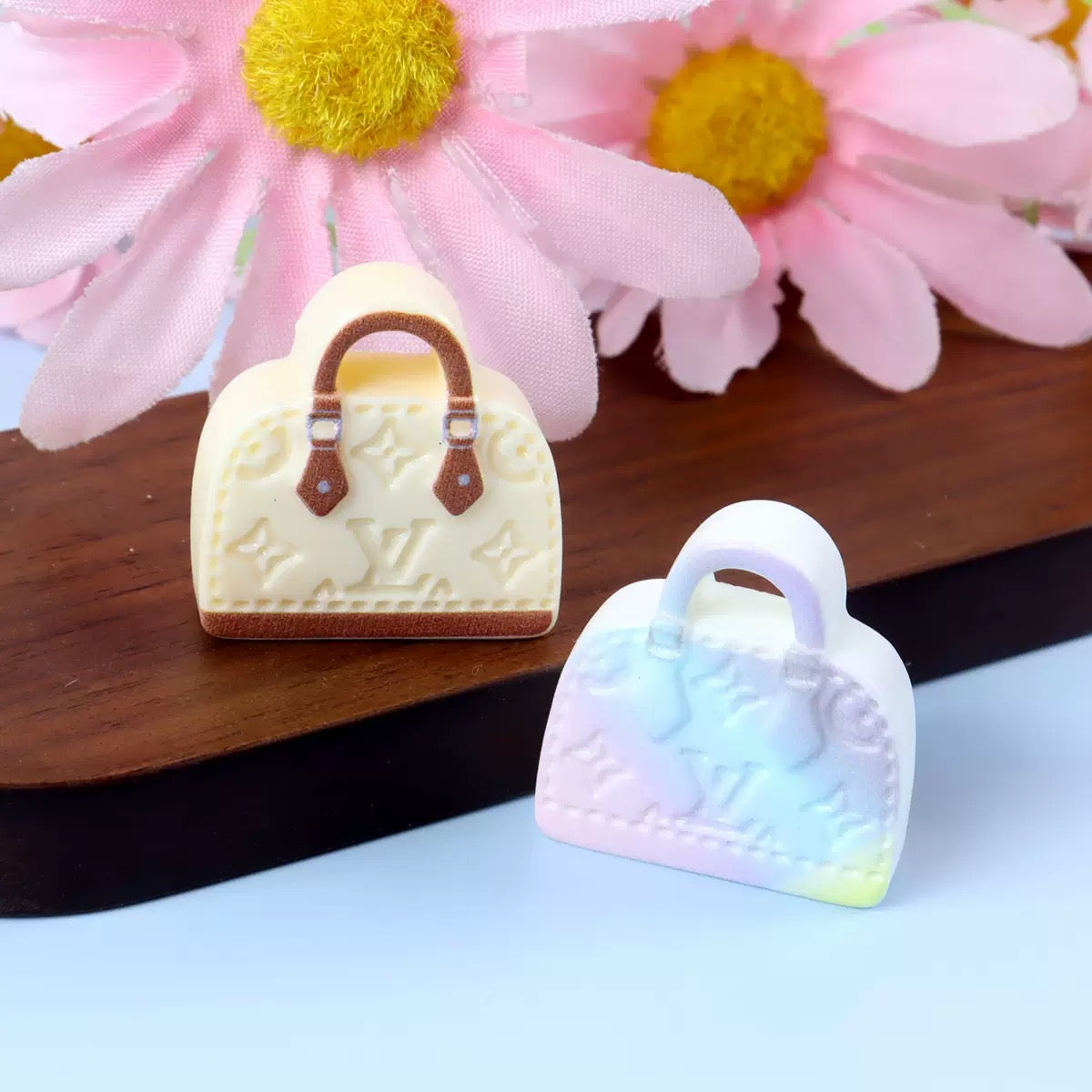 FS19165-About 25×25×7mm Bag Resin Charms Zoe DIY Wholesale