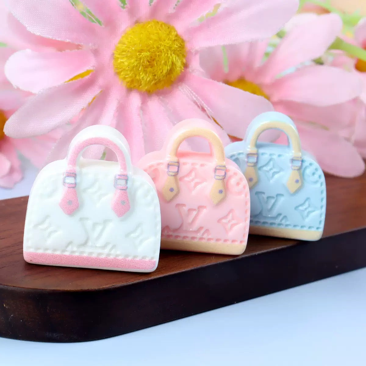 FS19165-About 25×25×7mm Bag Resin Charms Zoe DIY Wholesale