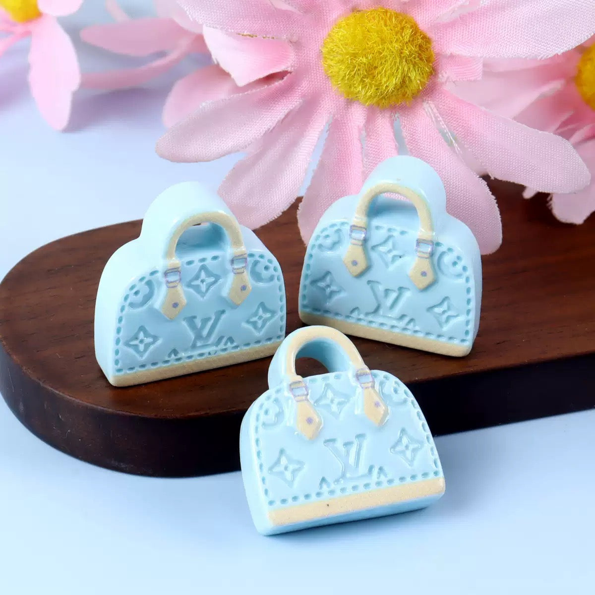 FS19165-About 25×25×7mm Bag Resin Charms Zoe DIY Wholesale