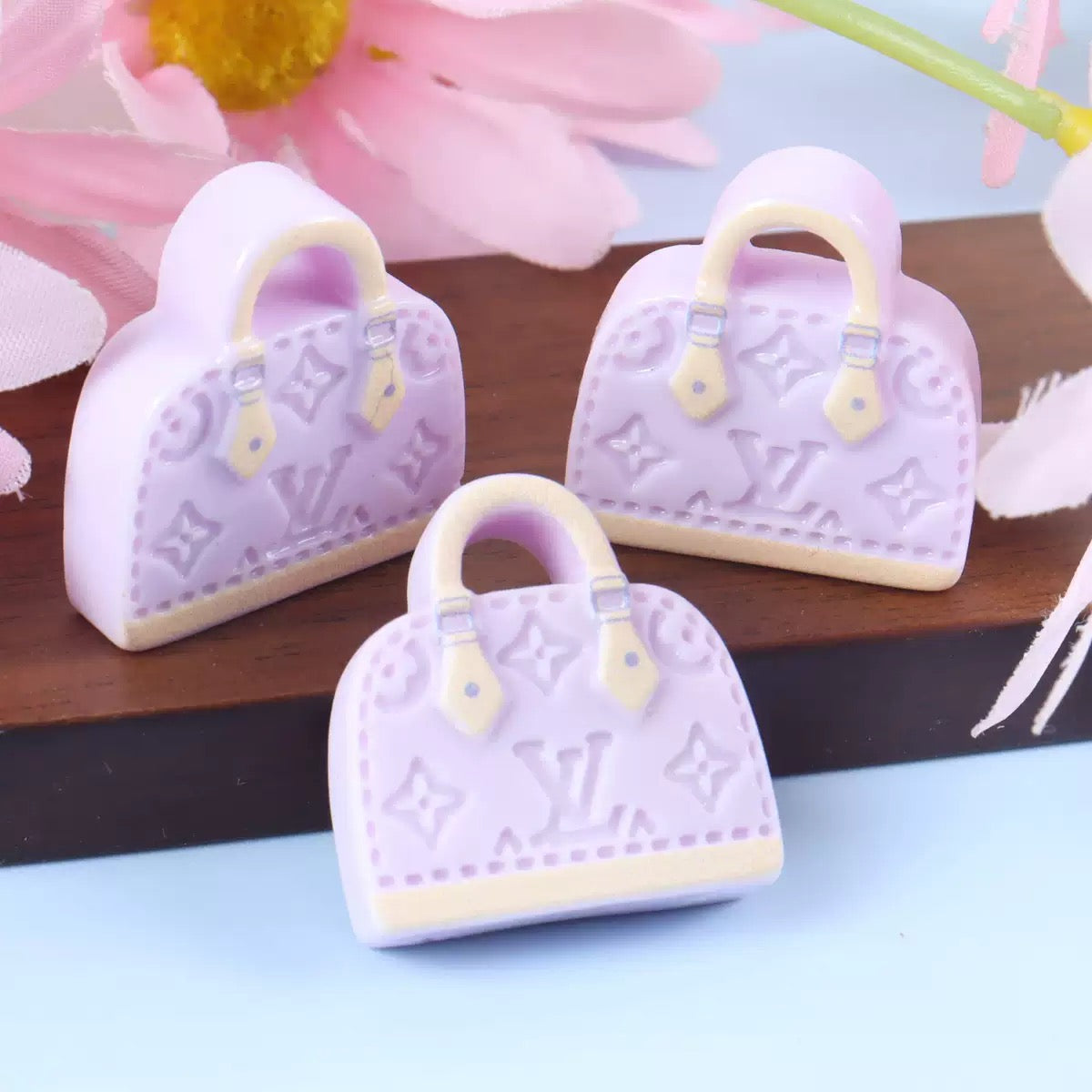 FS19165-About 25×25×7mm Bag Resin Charms Zoe DIY Wholesale