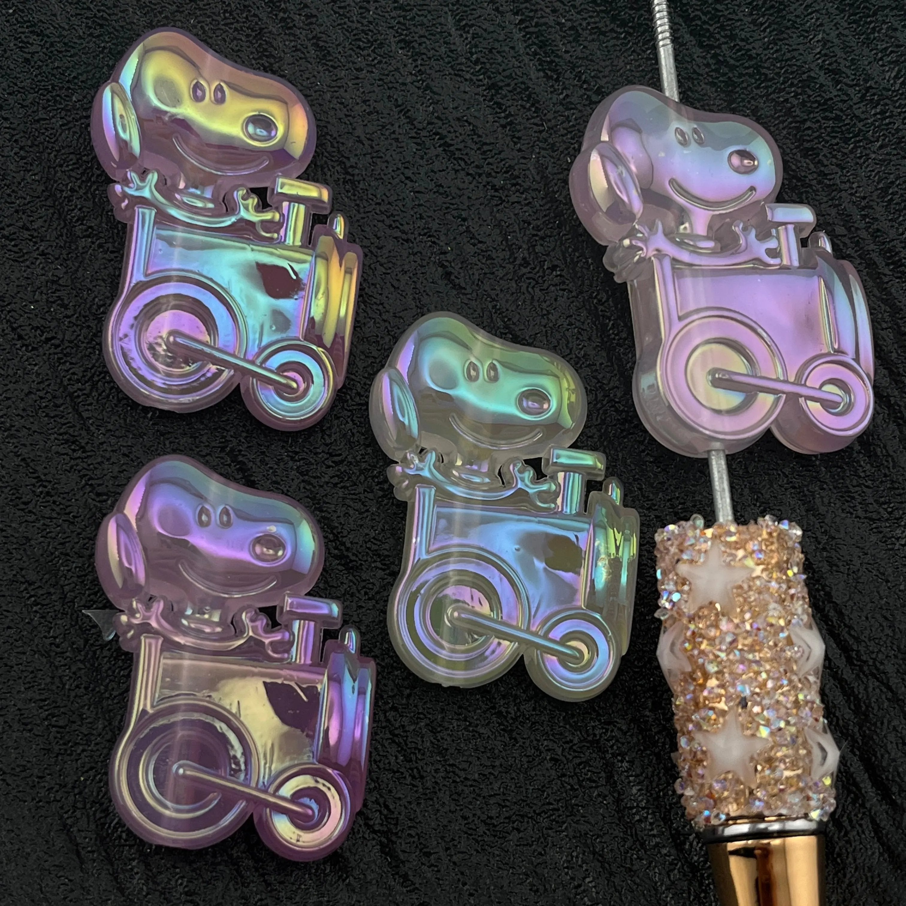 FS2198- 10PCS 39MM Snoopy Glow-in-the-dark resin beads Zoe's DIY Shop