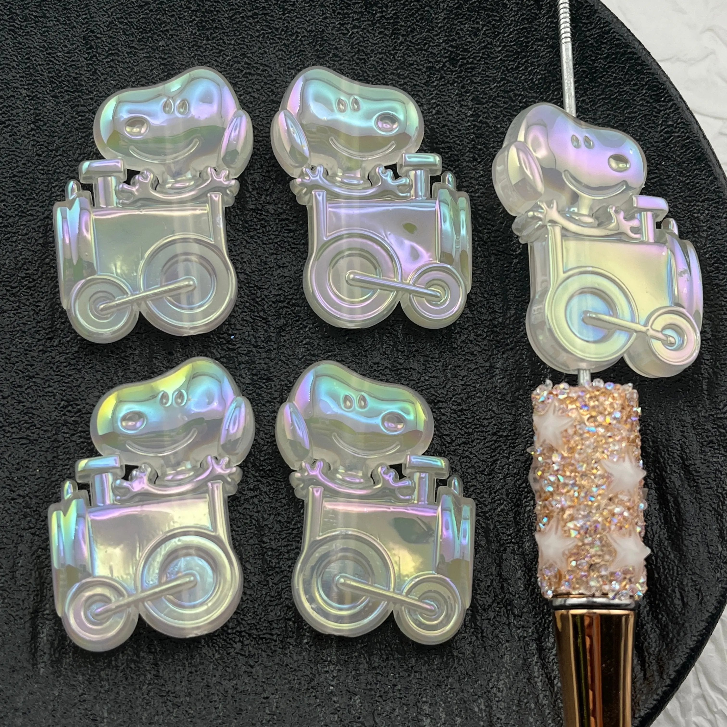 FS2198- 10PCS 39MM Snoopy Glow-in-the-dark resin beads Zoe's DIY Shop