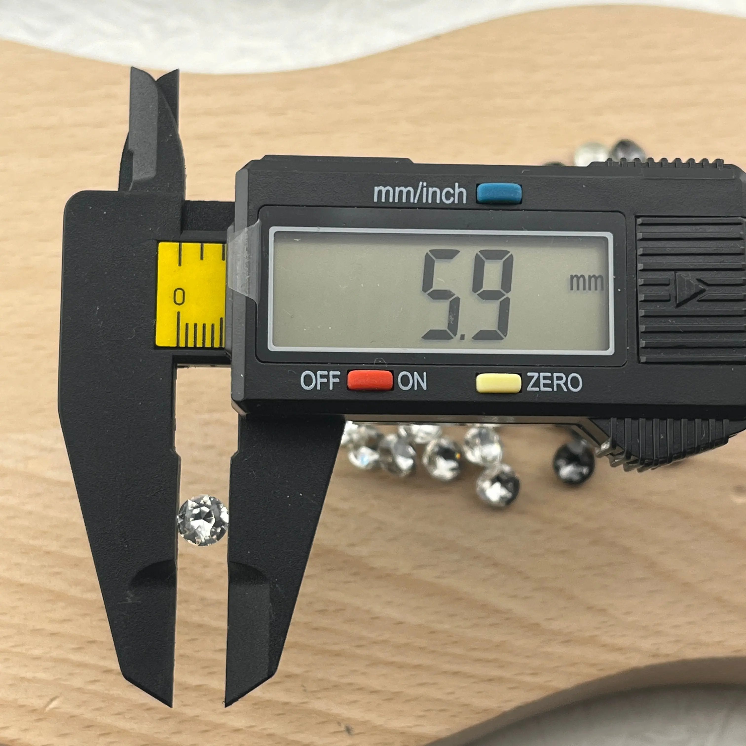 FS2234- 100PCS 6MM Diamond Zoe's DIY Shop