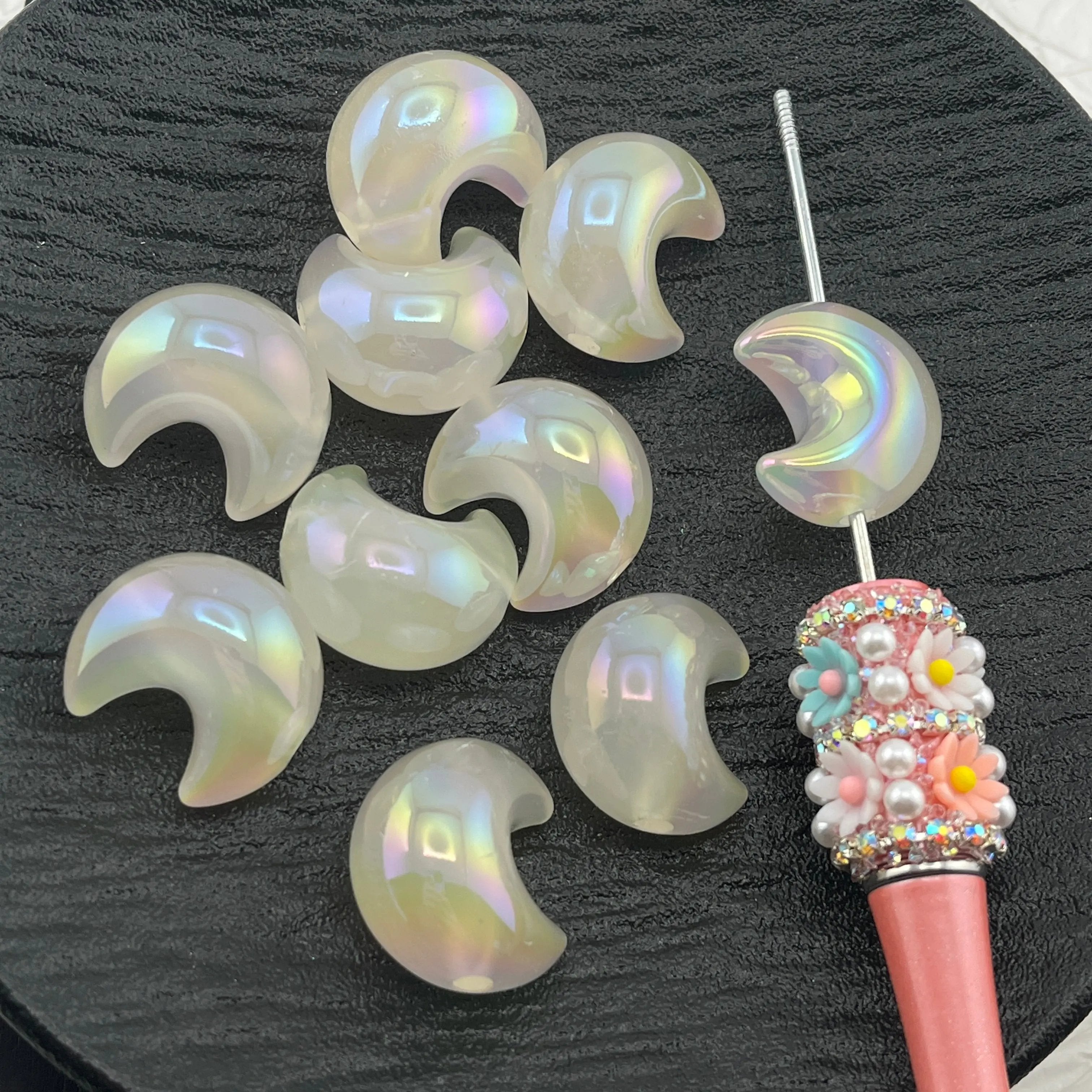 FS2299-10PCS Glow-in-the-dark moon Zoe's DIY Shop