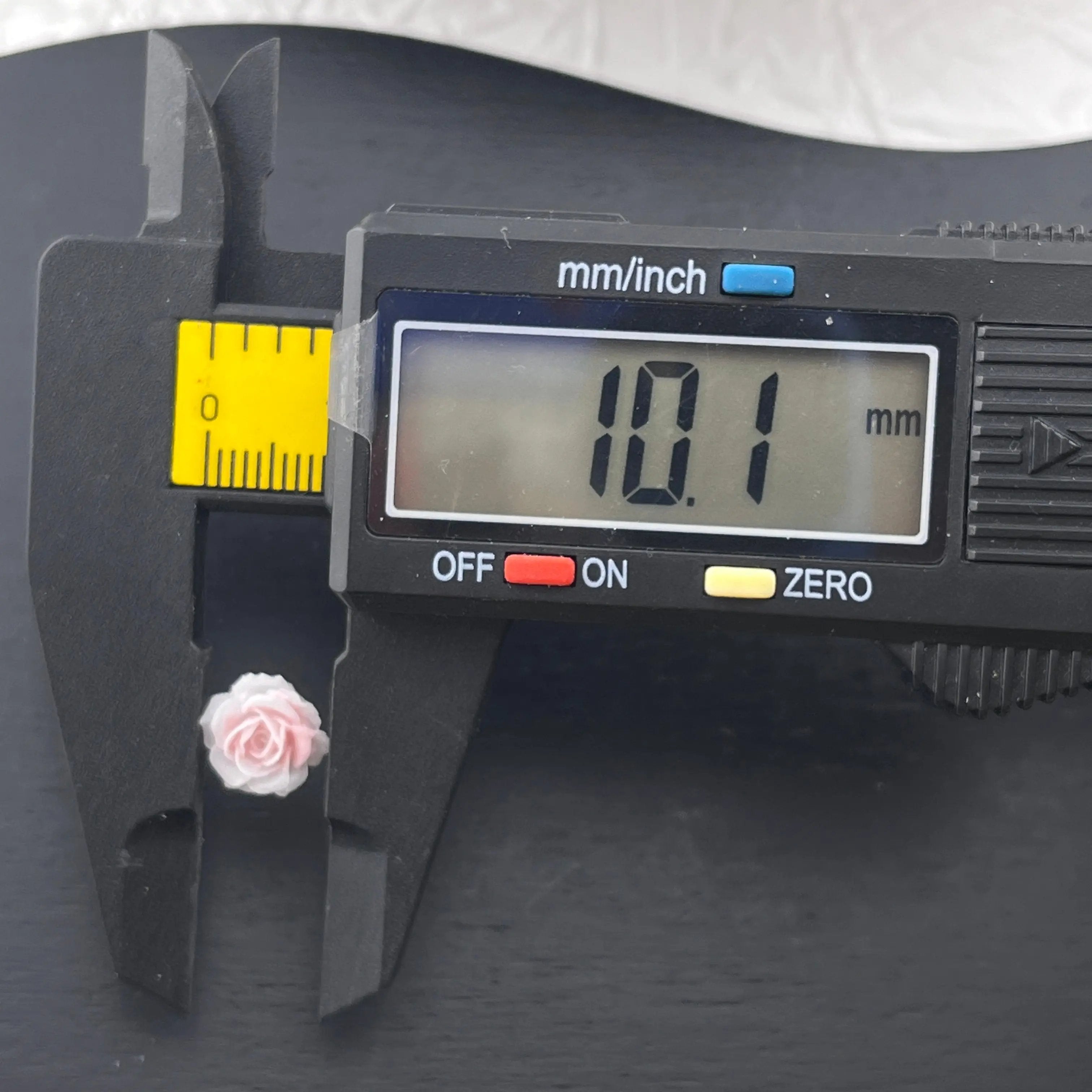 FS2826- 10mm Random Mixed Color Gardenia Flower Nail Charms For Making Fancy Pen Or Fancy Beads Zoe's DIY Shop