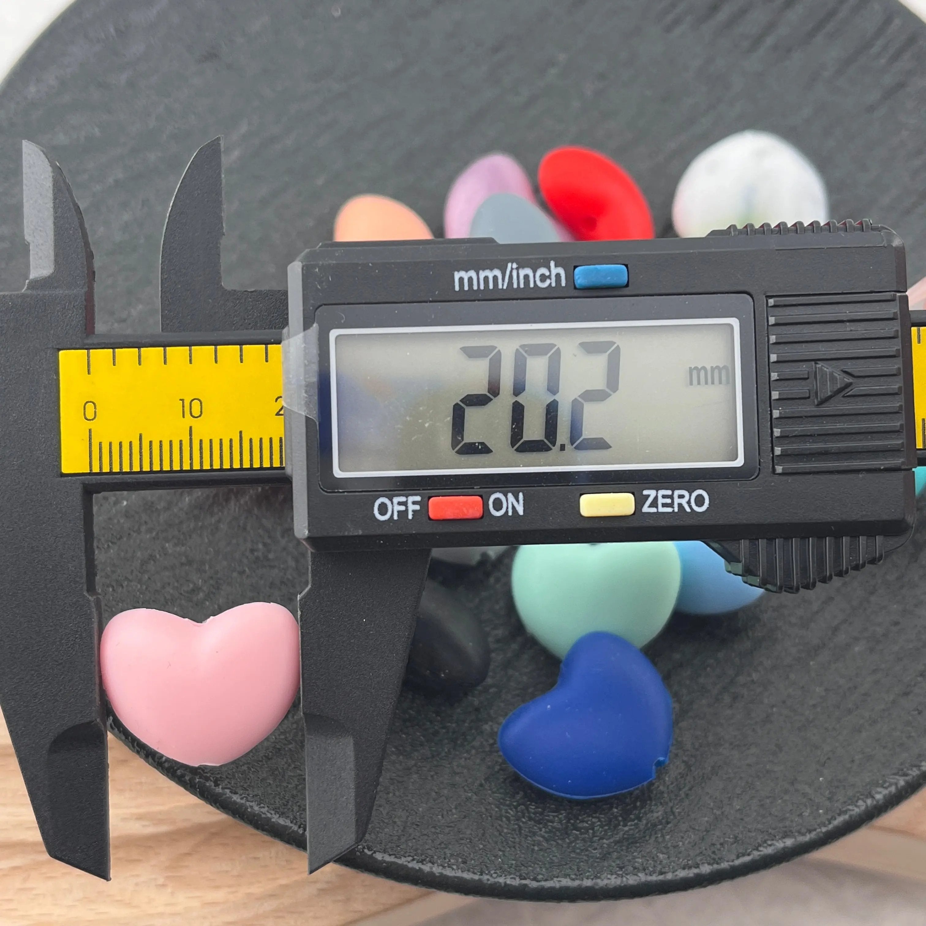 FS2897-20mm  Heart Silicone Beads Zoe's DIY Shop