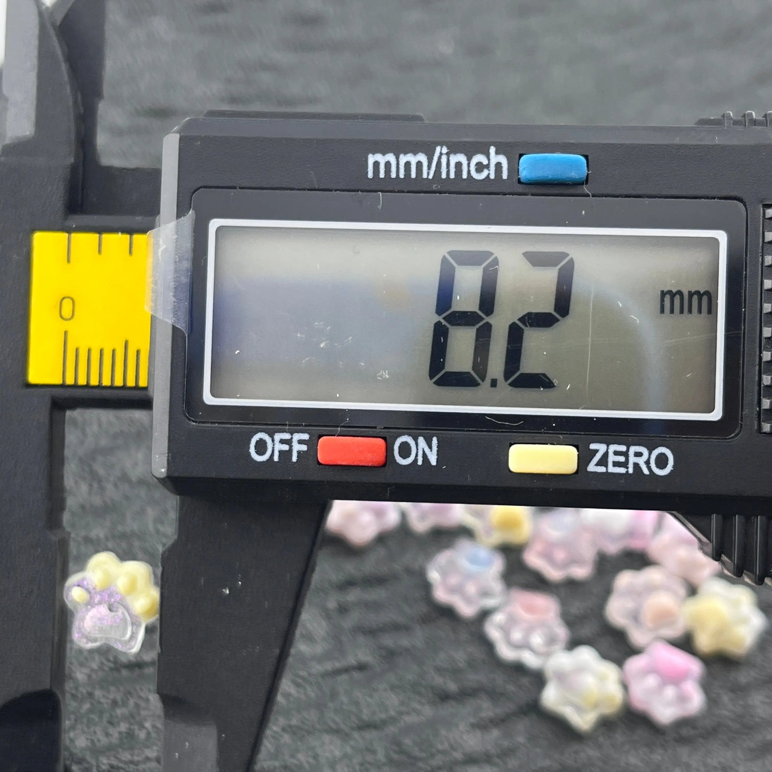 FS2936- 8mm Glowing Cat Paws Nails Charms Zoe's DIY Shop