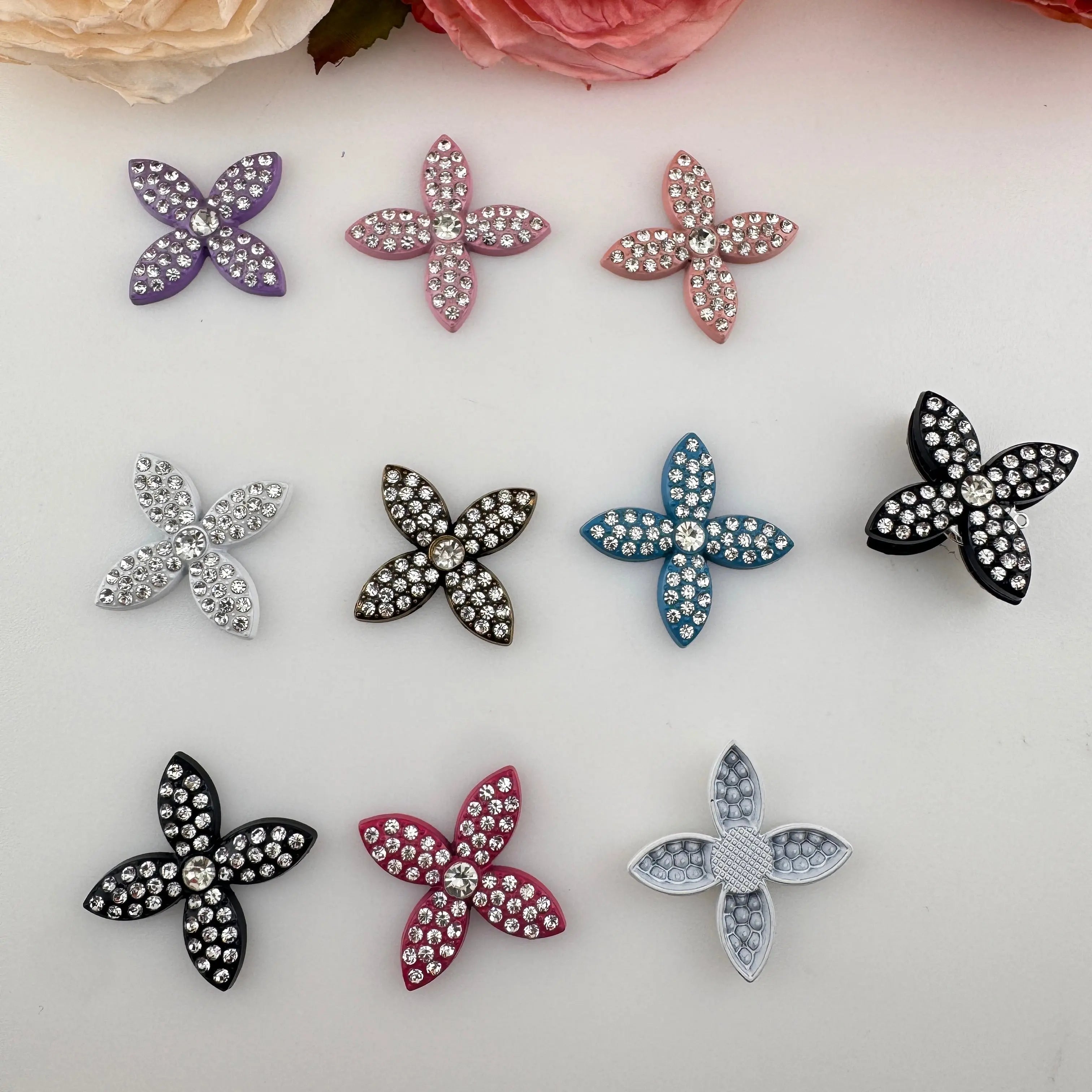 FS3396-About 22×30mm Clover Flower Metal Patch Zoe DIY Wholesale
